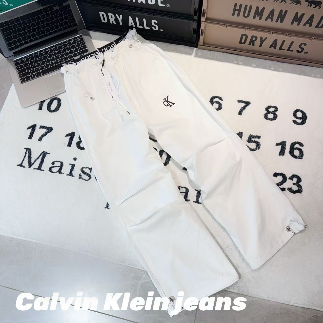 Calvin Klein Jeans Parachute Cargo Pants - Relaxed Fit, White