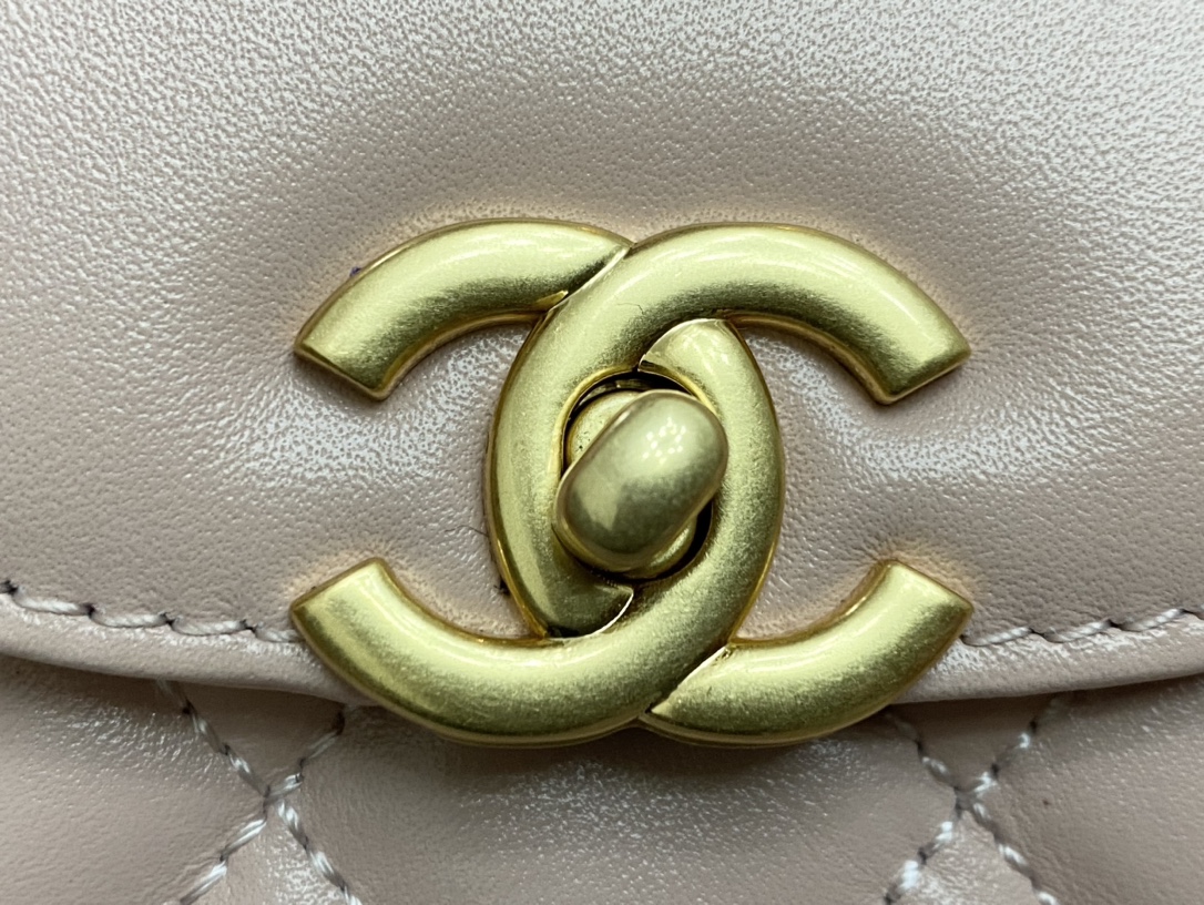 AS4416 Chanel 23K kelly 凯莉 23k秋冬走秀爆款来袭 不仅衣服 包包也很多设计非常赞的款式,但是,我要说的是包包 6
