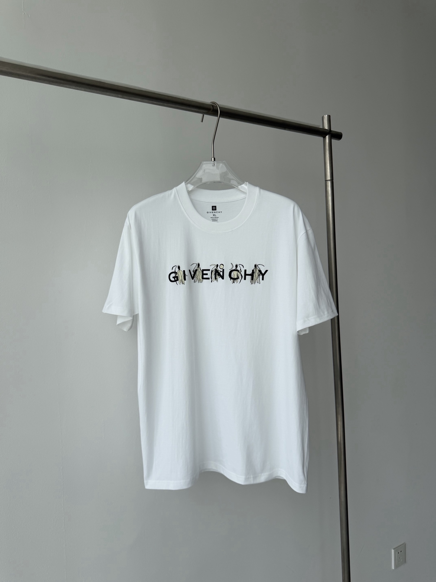 Белая футболка Givenchy с логотипом