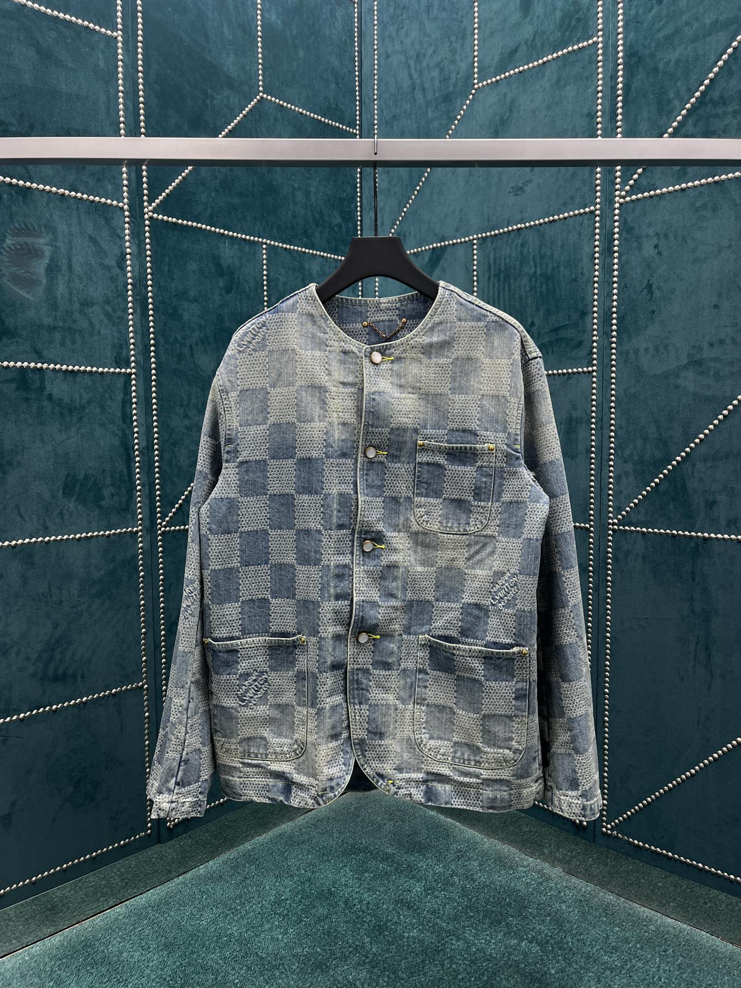 Louis Vuitton Aaaaa +
 Vêtements Chemises & Chemisiers Unisexe Collection printemps – été