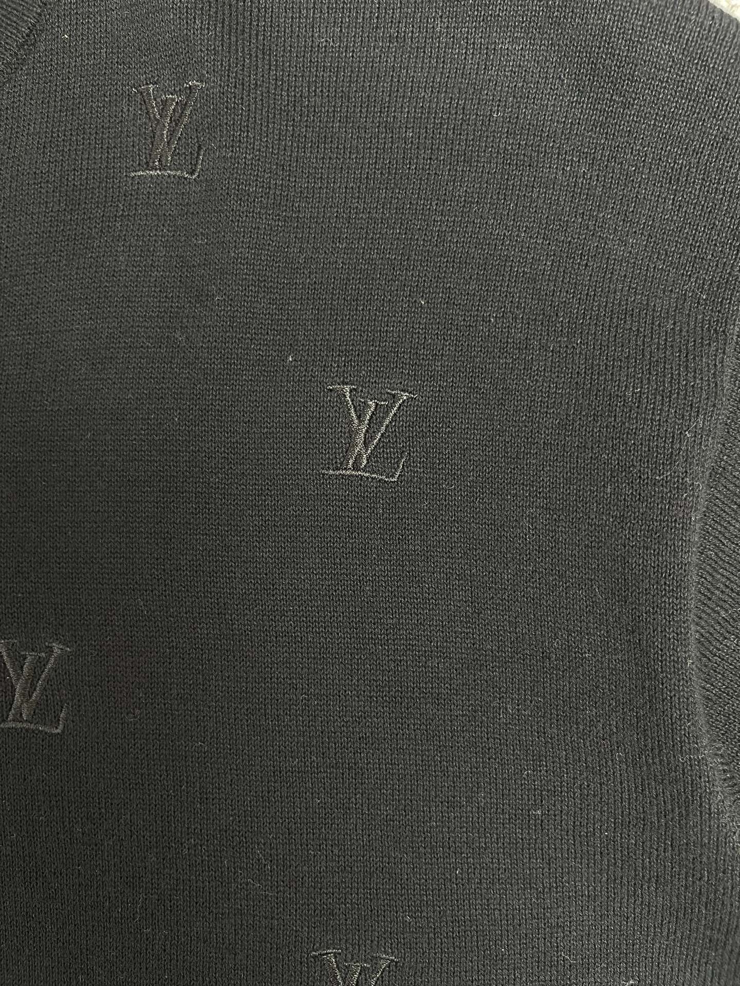 루이비통 25SS 남성 반팔 131759 Louis Vuitton T Shirt 썸네일 이미지
