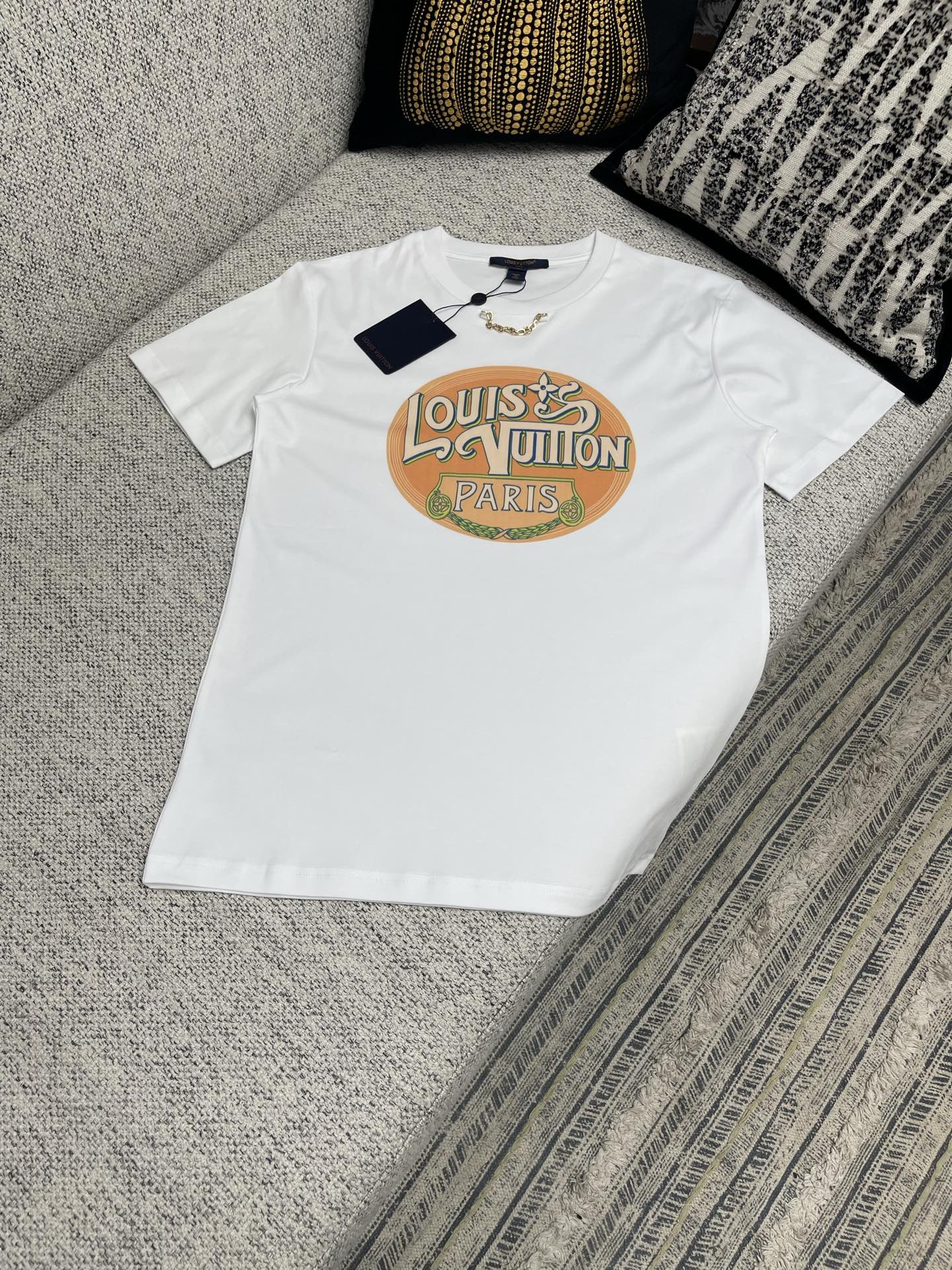 루이비통 25SS 남성 반팔 131758 Louis Vuitton T Shirt
