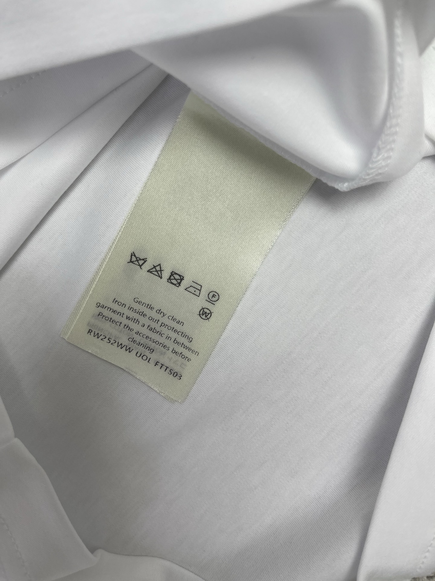 루이비통 25SS 남성 반팔 131758 Louis Vuitton T Shirt 썸네일 이미지