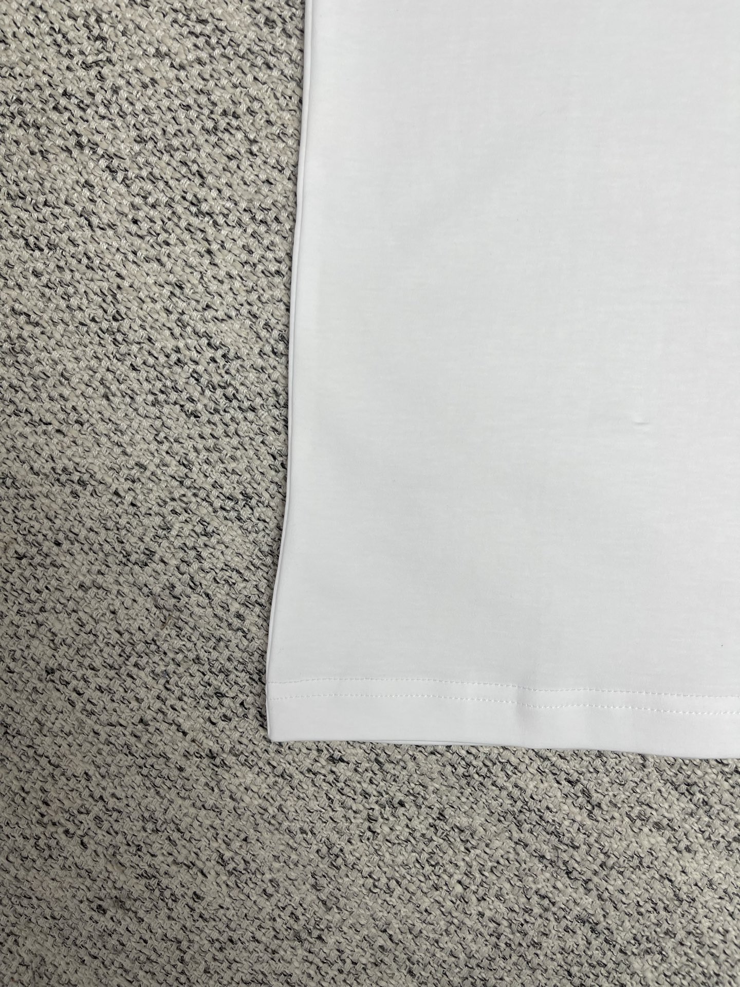 루이비통 25SS 남성 반팔 131758 Louis Vuitton T Shirt 썸네일 이미지