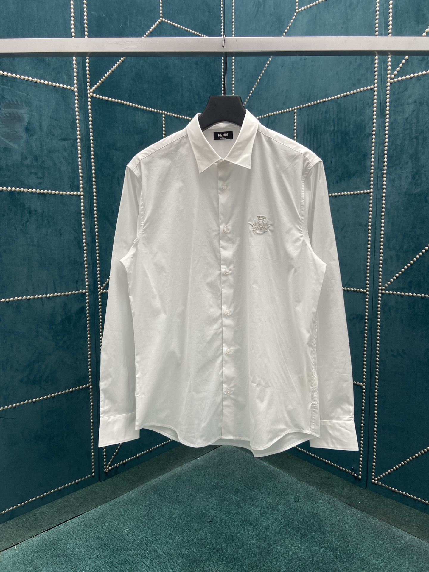 NO:162852,Fendi 25ss new chest embroidered long-sleeved square collar shirt, high-end version!  S.M.L.XL.XXL.,fendi,shirts,alexander wang19860909芬迪 25ss新款胸口刺绣长袖方领衬衫,高版本！ 码数S.M.L.XL.XXL.,,fendi,shirts,alexander wang,Men's clothing