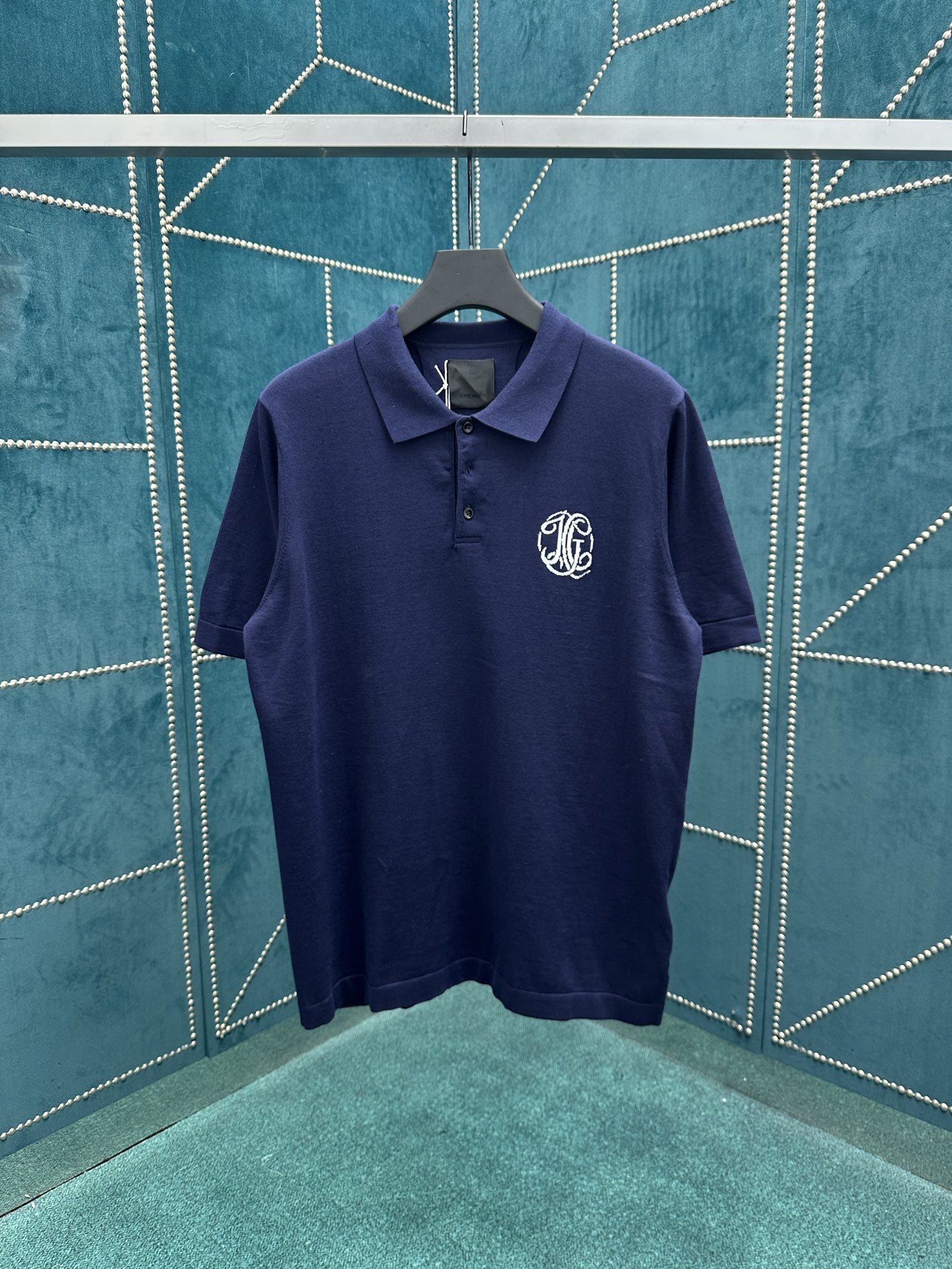 NO:161320,Givenchy 25ss new jacquard knitted short-sleeved Polo shirt for men, dark blue, high-end version!  S.M.L., given t-shirt, alexander wang19860909纪梵希 25ss新款提花针织短袖Polo衫 男款 深蓝色,高版本！ 码数S.M.L.,,givenchy,T-shirt,alexander wang,Men's clothing