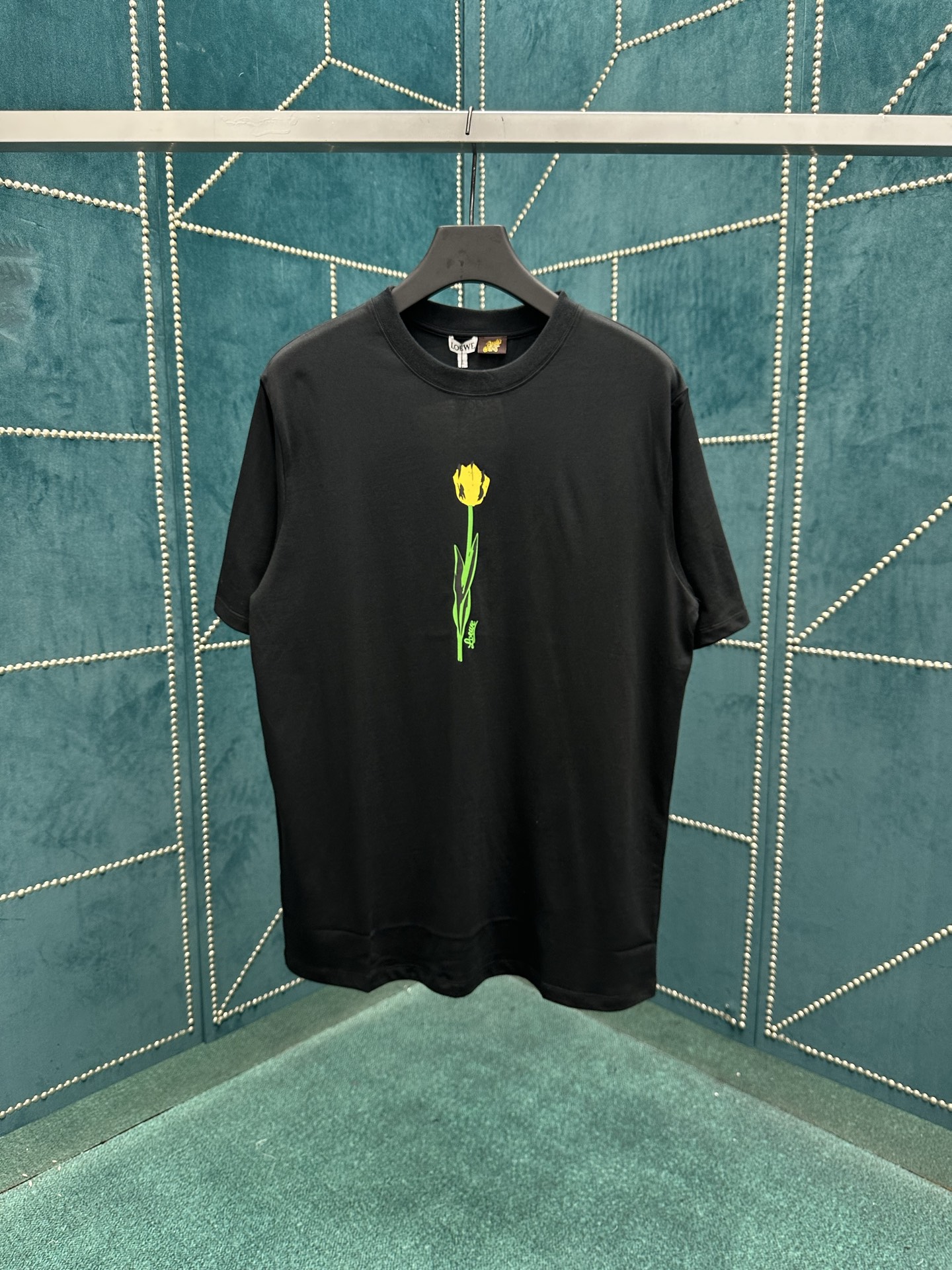 NO:161310,Loewe 25ss new lightweight cotton T-shirt with exclusive floral patterns on the front, back and sleeves. Size S.M.L., loewe, alexander wang19860909罗意威 25ss新款轻盈棉质 T 恤,正面、背面和衣袖饰有专属花卉图案. 码数S.M.L.,,loewe,alexander wang,Men's clothing