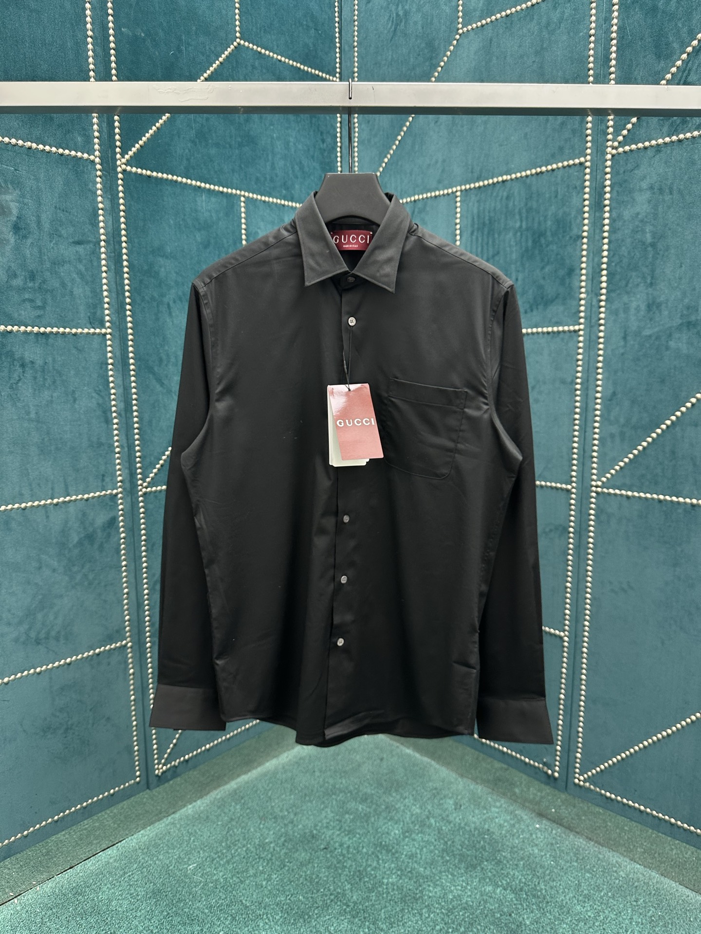 NO:161303,G Home 25ss new button floating print embroidered long-sleeved shirt with pockets on the chest Higher version!  S.M.L.XL.XXL.,gucci,shirts,alexander wang19860909G家 25ss新款纽扣浮印刺绣长袖衬衫,胸口带有口袋 高版本！ 码数S.M.L.XL.XXL.,,gucci,shirts,alexander wang,Men's clothing