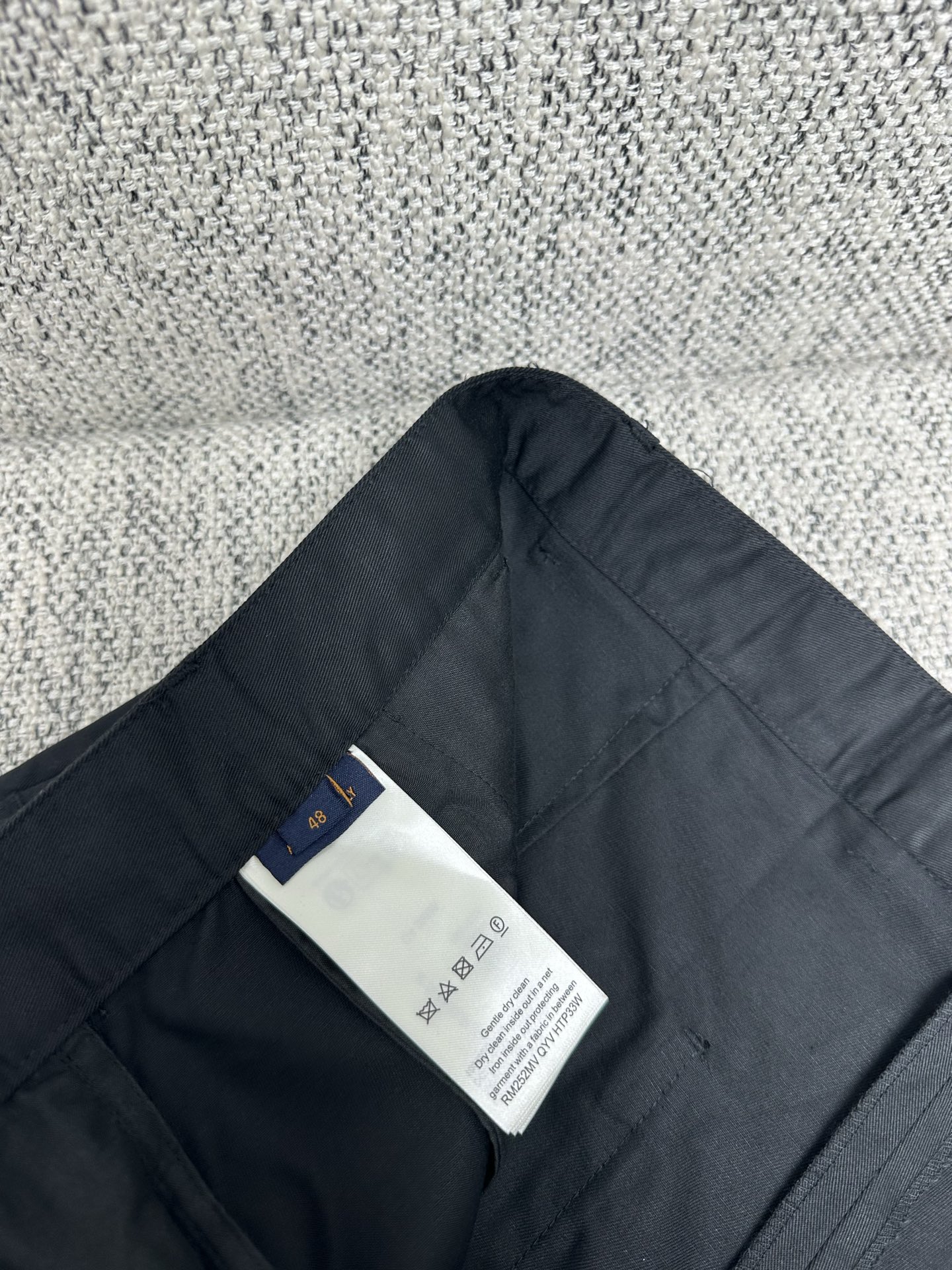 루이비통 25SS 남성 바지 131750 Louis Vuitton Pants 썸네일 이미지