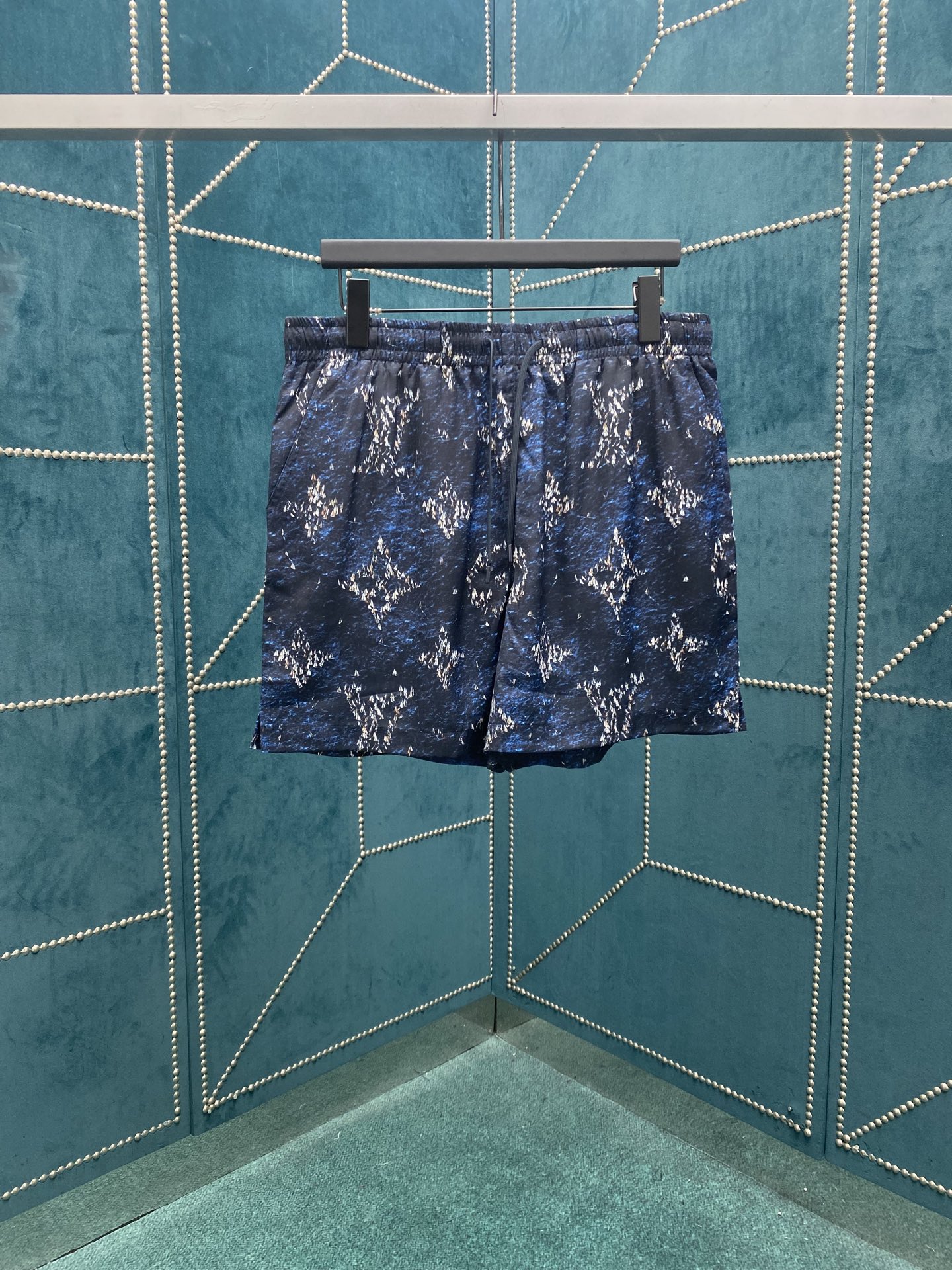 Louis Vuitton 25SS Monogram Regatta Beach Shorts - Summer Style 2 i1747209874256 4635 0 0