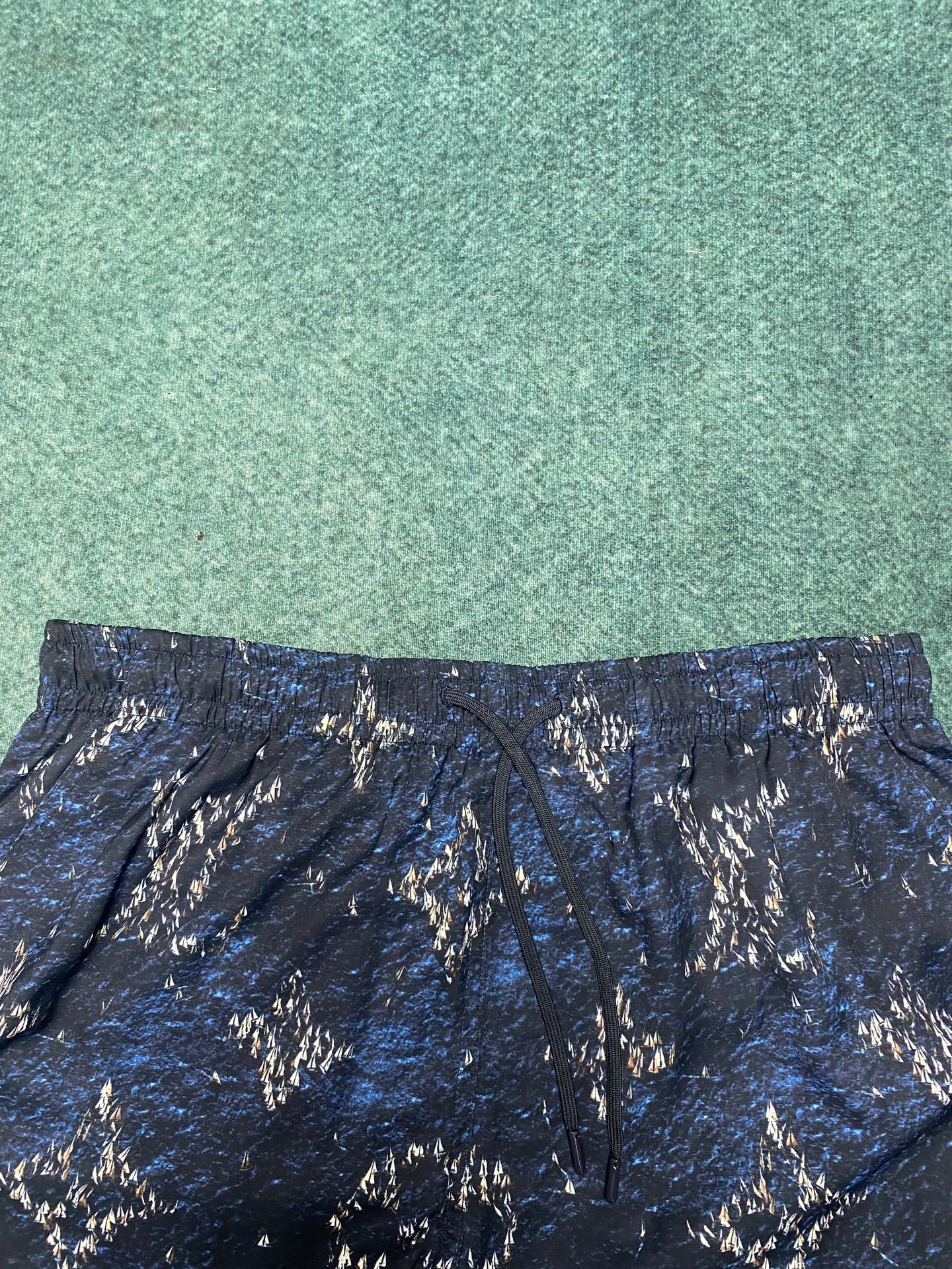 Louis Vuitton 25SS Monogram Regatta Beach Shorts - Summer Style 4 i1747209881507 8604 0 2