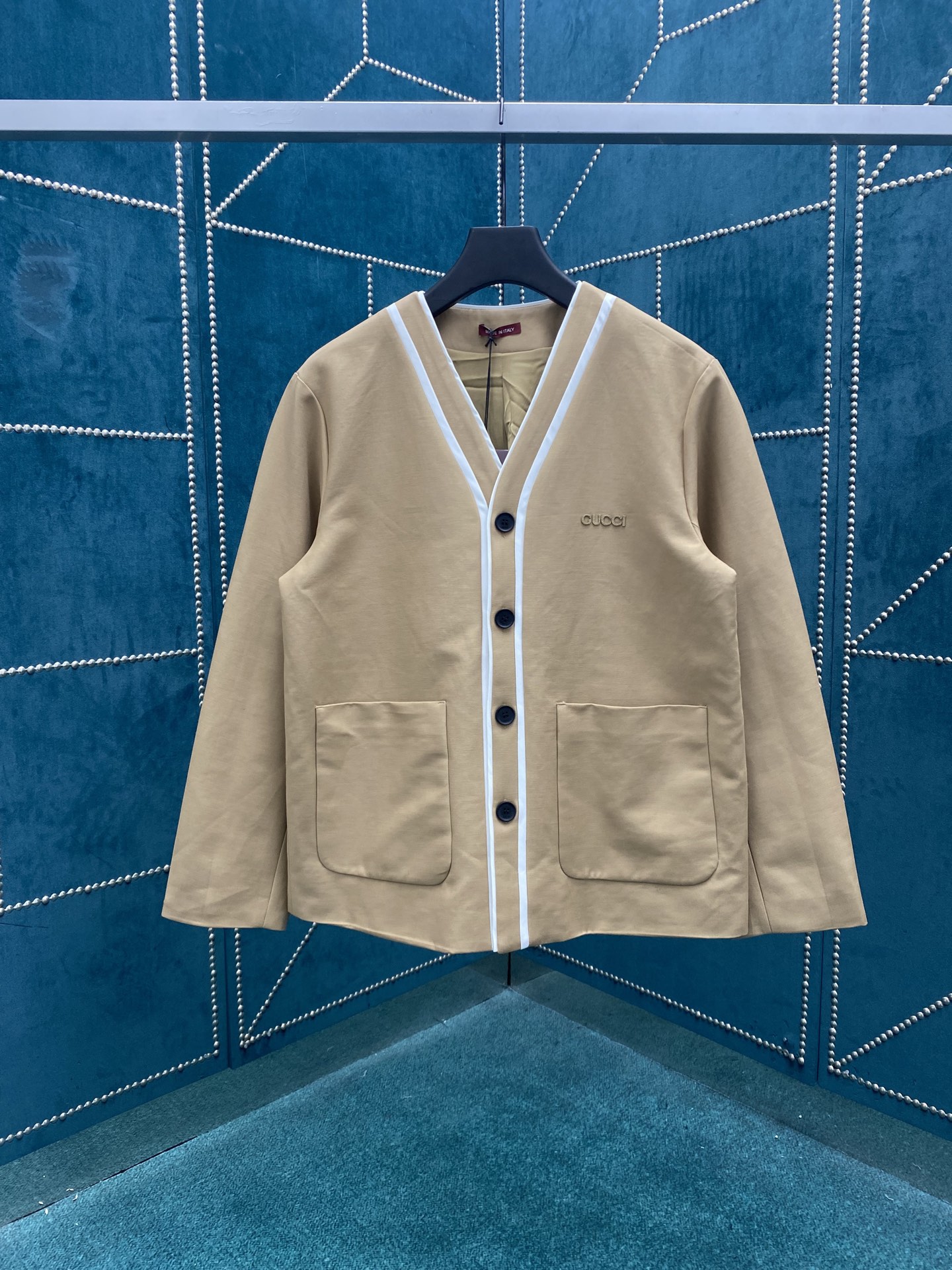 Gucci Beige Cardigan with Front White Stripe Detail - 2025 Spring/Summer