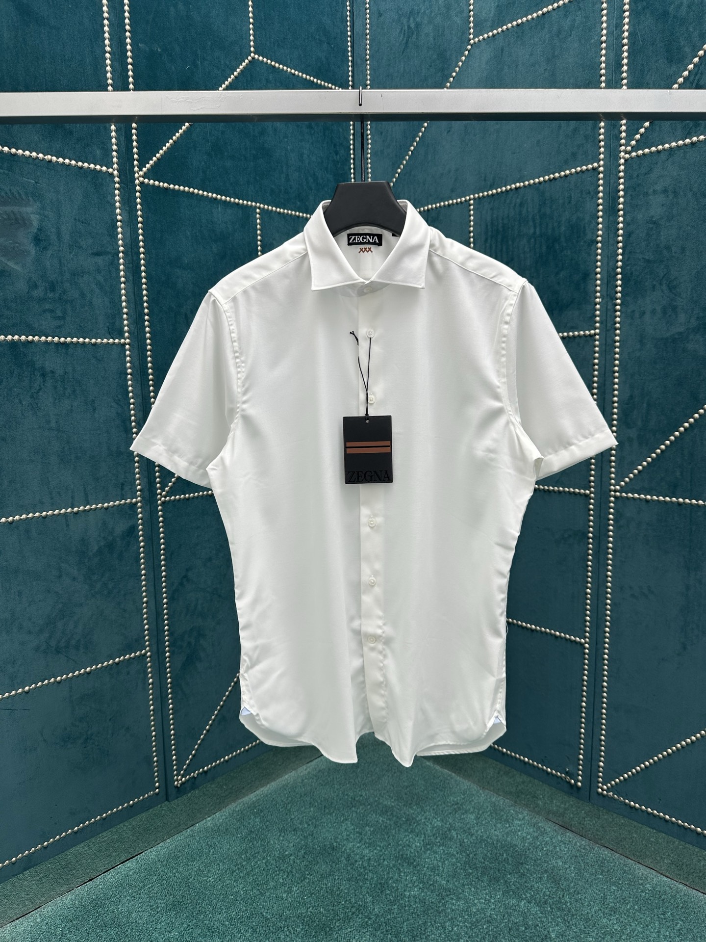 NO:426585,Zegna25ss new solid color single-breasted short-sleeved shirt, high-end version!  S.M.L.XL.XXL.,shirts,T-shirt,alexander wang19860909Zegna25ss新款纯色单排扣短袖衬衫,高版本！ 码数S.M.L.XL.XXL.,,shirts,T-shirt,alexander wang,Men's clothing