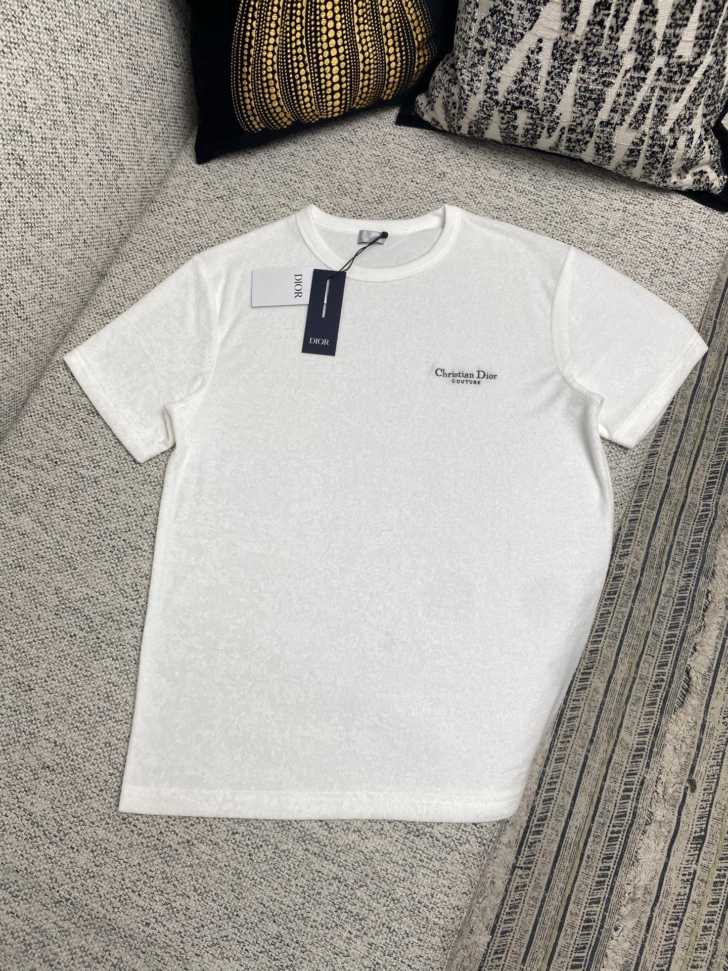  迪奥    25ss新款 Christian Dior Couture T 恤是二零二五秋季男装系列新