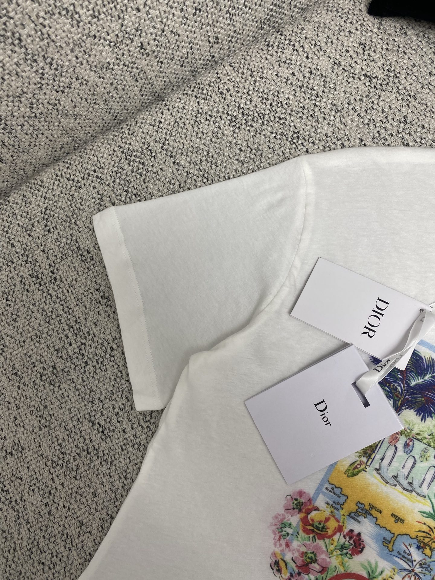  迪奥        25ss新款城市限定棉麻混纺衫短袖，高版本，女款！
码数：S.M.L.