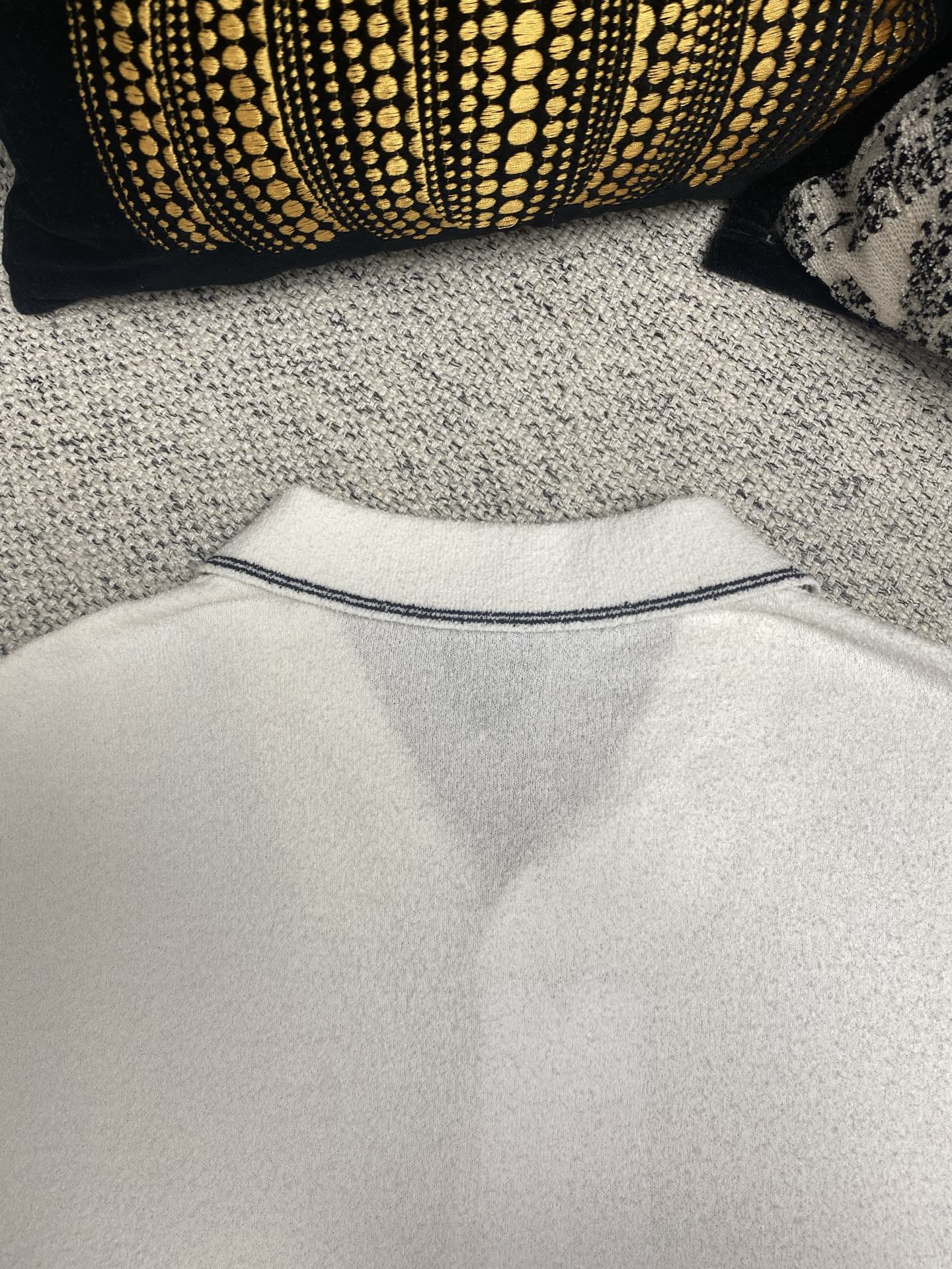  BV        25ss新款棉质翻领纽扣拼色饰边短袖衬衫 男款 白色
码数：S.M.L.