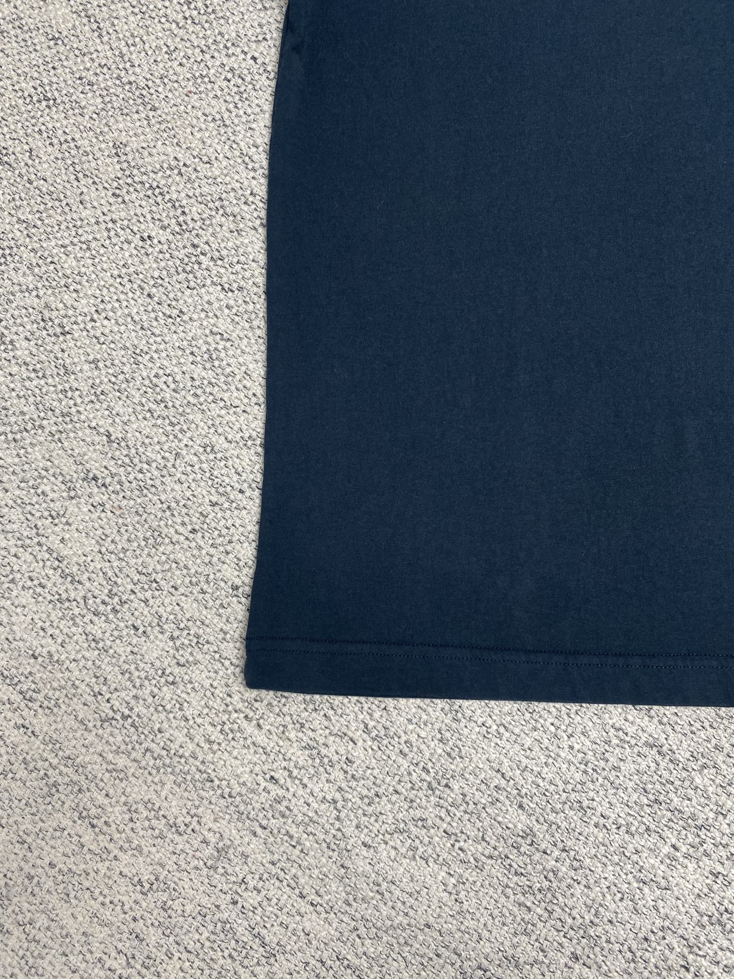  巴黎           25ss新款Balenciaga I Scholl男士褪色黑色平纹针织廓形T