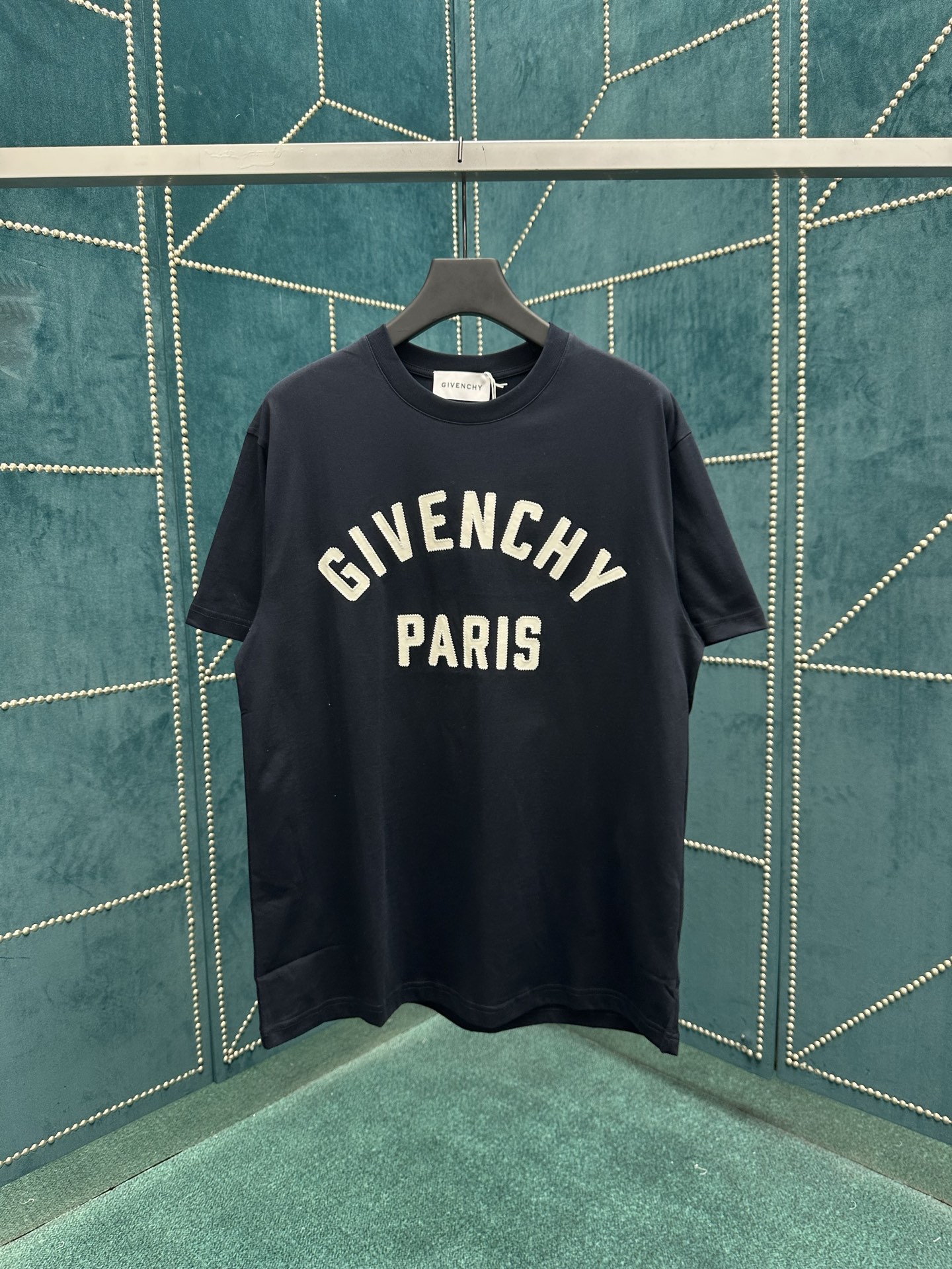NO:457712,Givenchy 25ss new solid color round tie logo T-shirt, same style as men and women, high-end version!  S.M.L.XL., given tees, t-shirt, ties, alexander wang19860909纪梵希25ss新款纯色圆领带LogoT恤,男女同款,高版本！ 码数S.M.L.XL.,,givenchy,tees，t-shirt,ties,alexander wang,Men's clothing