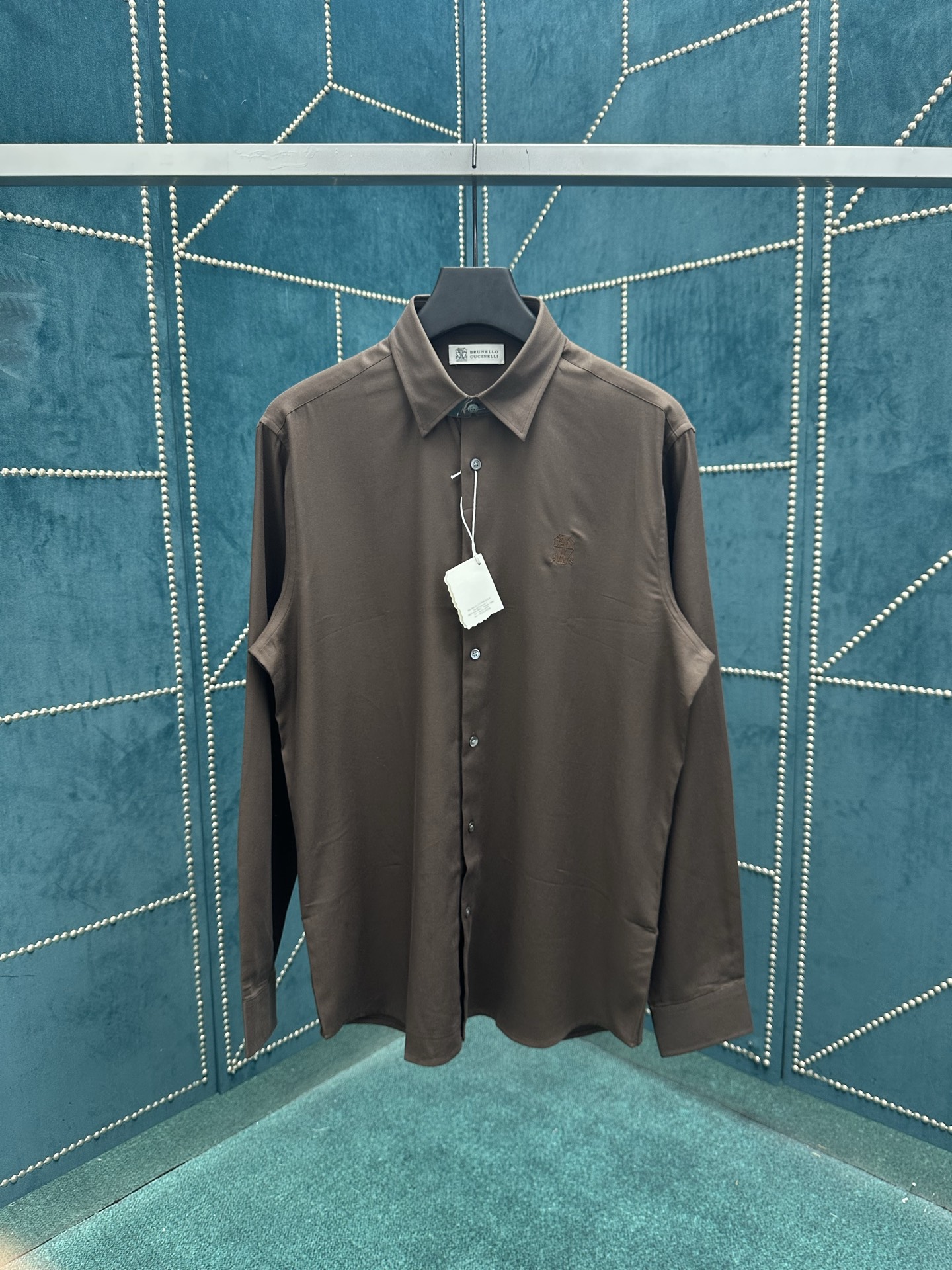 NO:471467,BC25ss new long-sleeved solid color shirt with brand embroidery on the chest Higher version S.M.L.XL.XXL.,,shirts,alexander wang19860909BC25ss新款长袖纯色衬衫 胸口带有品牌刺绣 高版本 码数S.M.L.XL.XXL.,,shirts,alexander wang,Men's clothing