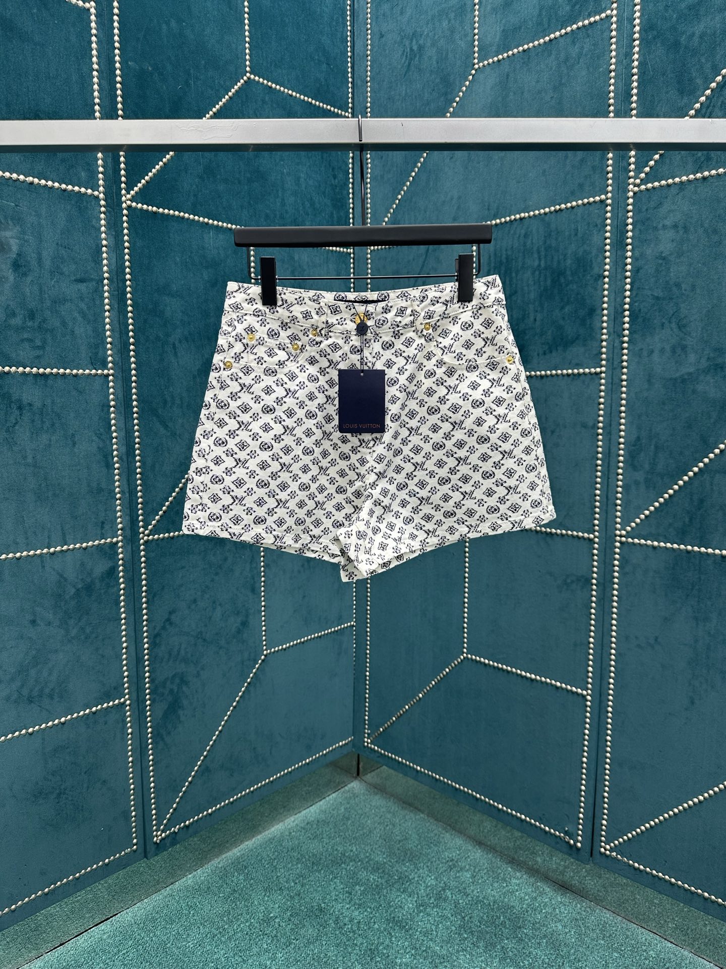 NO:473980,Donkey 25ss new denim jean shorts, classic mid-to-high waist design, high version, women's model size 36.38.40.,,louis vuitton,louis vuitton, shorts,alexander wang19860909驴家25ss新款丹宁牛仔短裤,经典中高腰设计,高版本,女款 码数36.38.40.,,louis vuitton,louis vuitton,shorts,alexander wang,Men's clothing