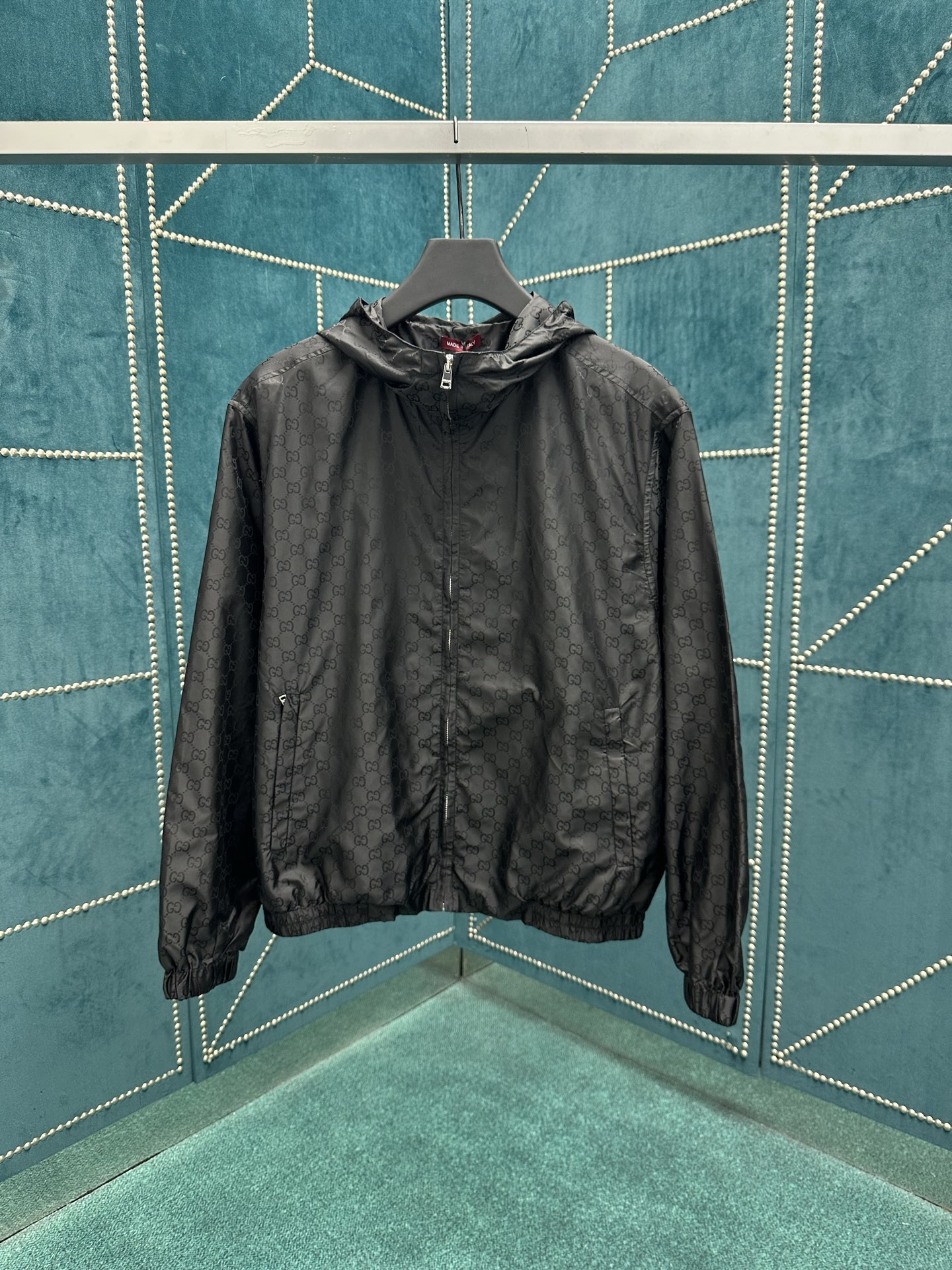 NO:482595,G Home 25ss new foldable hooded jacket is made of black GG nylon jacquard fabric. 46.48.50.52., gucci, jackets & coats, hats, alexander wang19860909G家25ss新款可折叠连帽夹克以黑色GG尼龙提花面料匠心打造. 码数46.48.50.52.,,gucci,jackets & coats,hats,alexander wang,Men's clothing