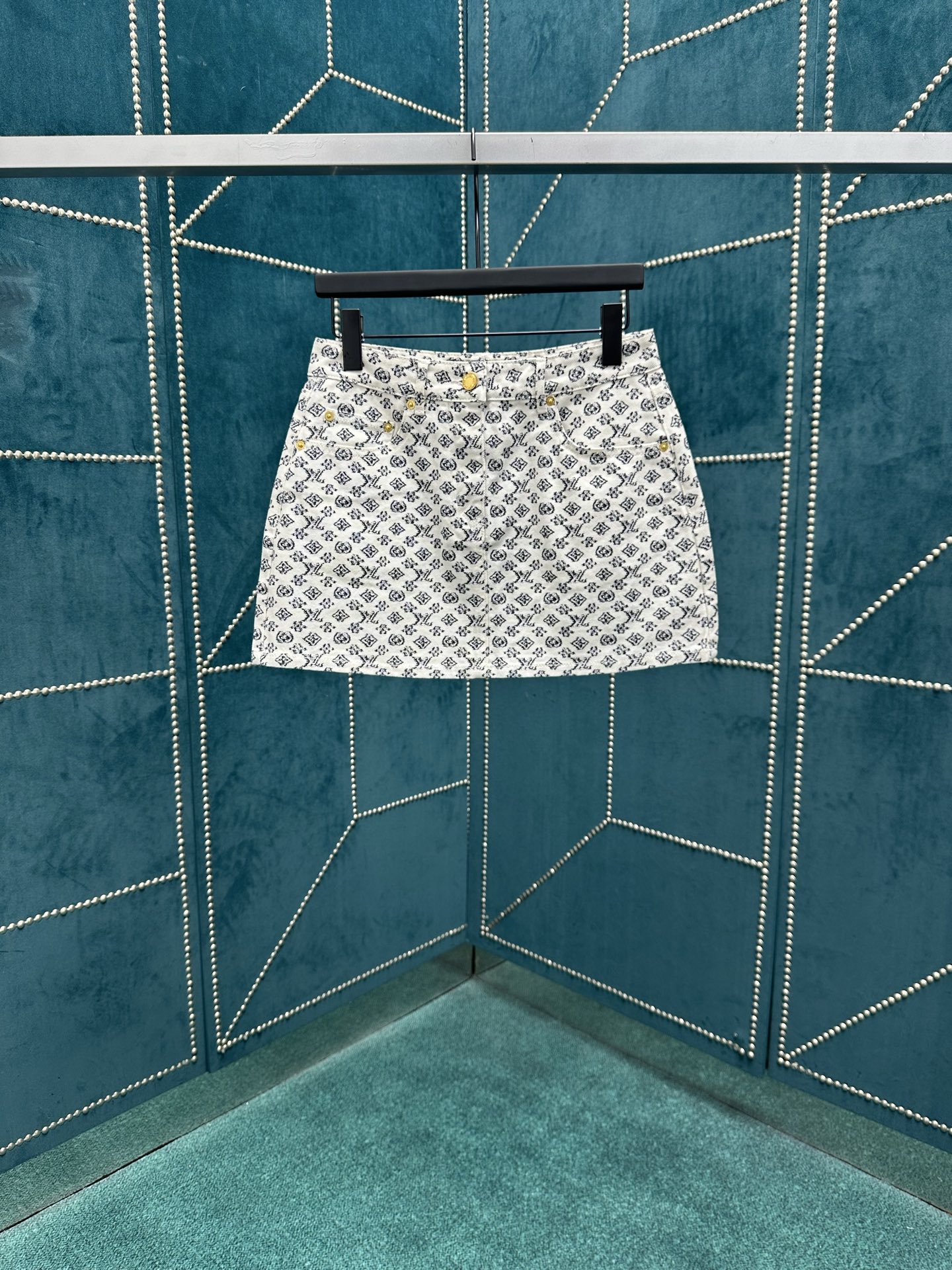 NO:482564,Donkey 25ss new denim denim miniskirt, classic mid-to-high waist design, high version, women's model size 36.38.40.,,louis vuitton,louis vuitton,skirts,alexander wang19860909驴家25ss新款丹宁牛仔超短裙,经典中高腰设计,高版本,女款 码数36.38.40.,,louis vuitton,louis vuitton,skirts,alexander wang,Men's clothing