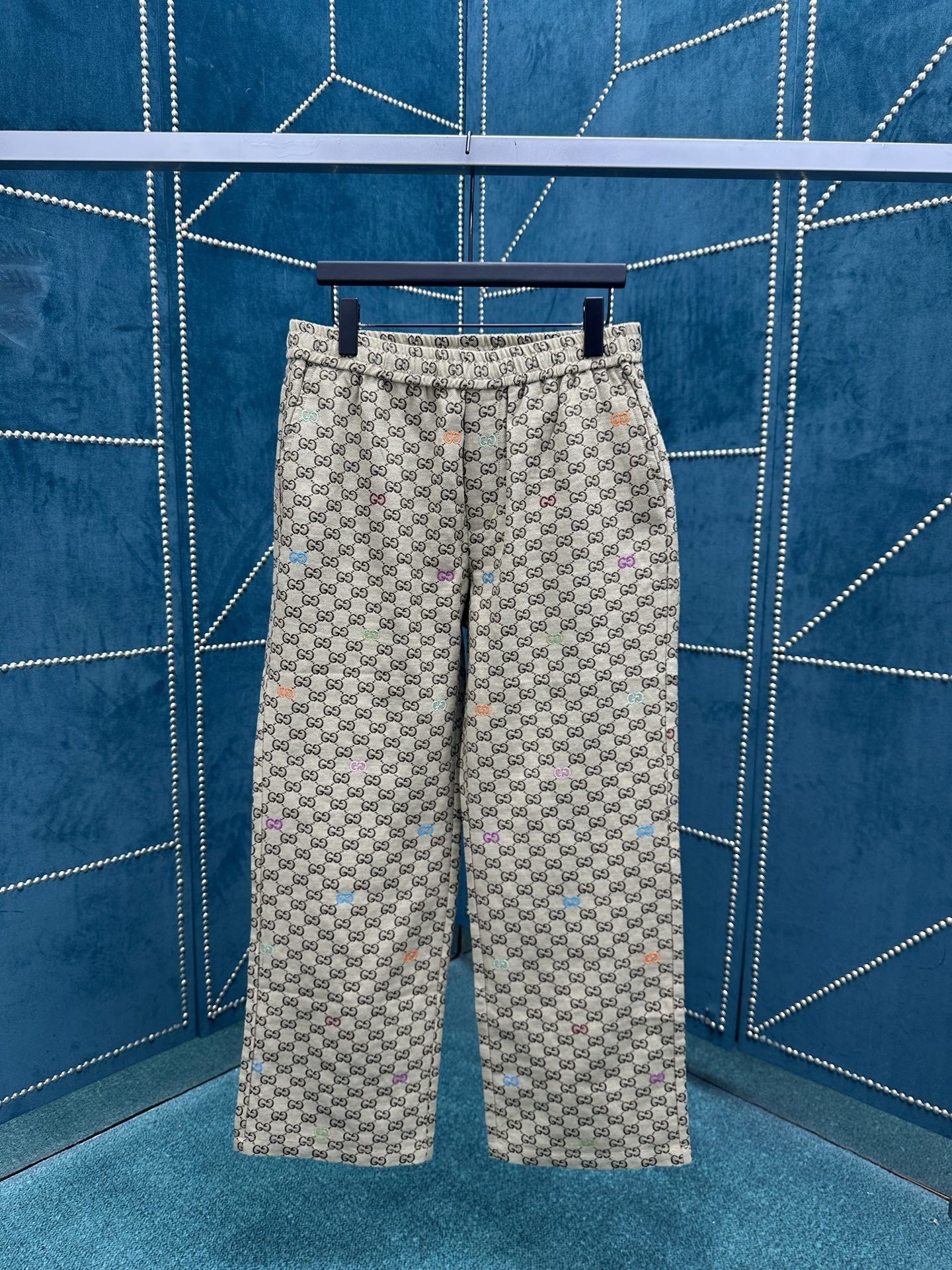 NO:501949,G Home 25ss new trousers are made of camel and dark brown GG canvas, with GG shredded whole body, revealing the unique charm. S.M.L.XL., gucci, alexander wang19860909G家 25ss新款长裤以驼色和深棕色GG帆布匠心打造,通体缀饰GG切丝,尽释别致风韵 码数S.M.L.XL.,,gucci,alexander wang,Men's clothing