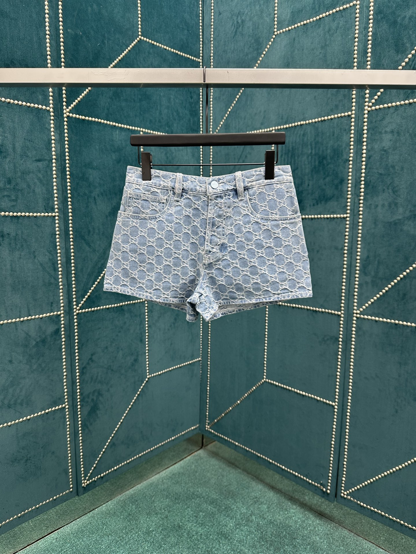 NO:501937,G Home 25ss new denim jacquard denim shorts high version women's style!  Number of codes 24.26.28.,,gucci,shorts,alexander wang19860909G家25ss新款丹宁提花牛仔短裤 高版本 女款！ 码数24.26.28.,,gucci,shorts,alexander wang,Men's clothing