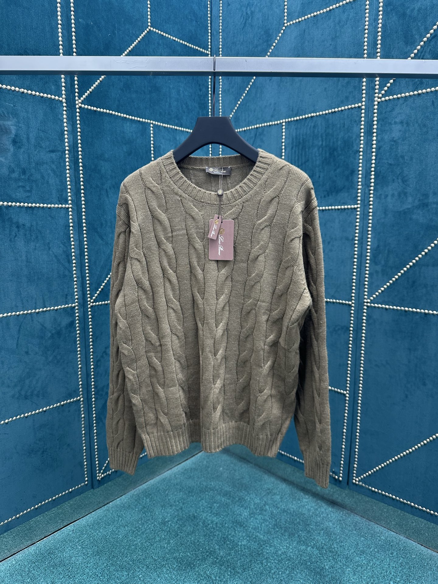 NO:491117,LP 25ss new solid color knitted twist sweater, high version, same style for men and women!  S.M.L., Loro Piana, Sweaters, Alexander Wang19860909LP 25ss新款纯色针织麻花毛衣 高版本 男女同款！ 码数S.M.L.,,loro piana,sweaters,alexander wang,Men's clothing