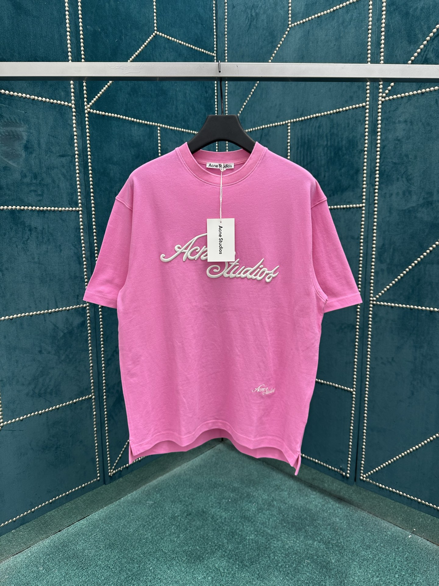 NO:496374,Acne25ss new 3D embroidered logo casual short-sleeved T-shirt, men and women, high-version S.M.L.,,acne studios, T-shirt,tees, t-shirt,alexander wang19860909Acne25ss新款3D刺绣徽标休闲短袖T恤 男女同款 高版本 码数S.M.L.,,acne studios,T-shirt,tees，t-shirt,alexander wang,Men's clothing