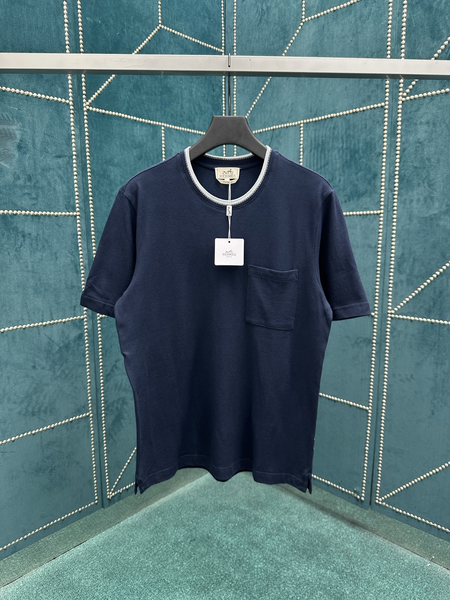 NO:496319,Hermes 25ss new Piqures Sellier collar solid color short-sleeved T-shirt navy blue high-version S.M.L.XL., hermes, T-shirt,tees, t-shirt,alexander wang19860909爱马仕25ss新款Piqures Sellier 衣领纯色短袖T恤藏青色 高版本 码数S.M.L.XL.,,hermes,T-shirt,tees，t-shirt,alexander wang,Men's clothing