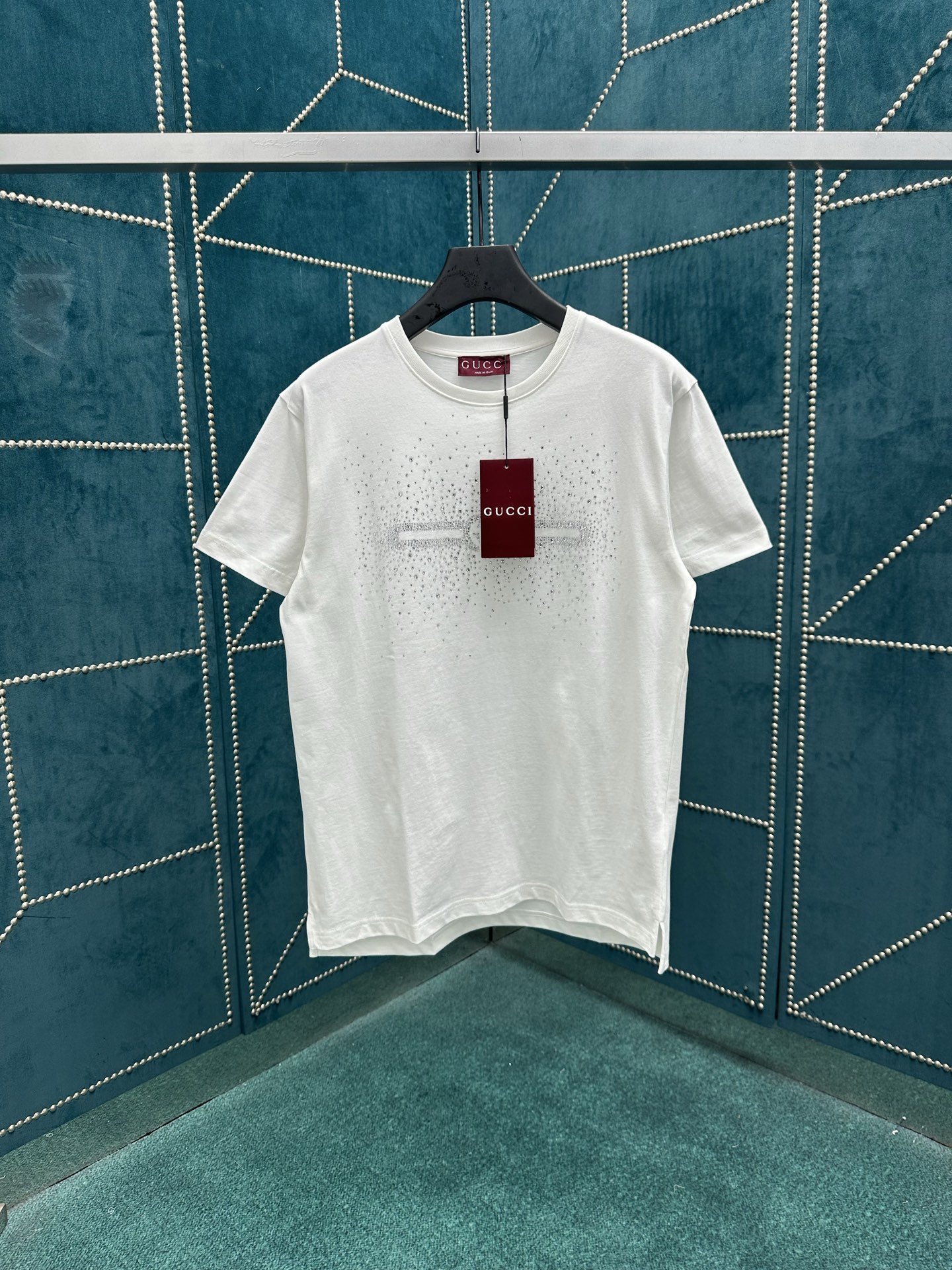 NO:496356,G Home 25ss New Logo Diamond Round Neck Short Sleeve T-shirt Women's White High-version S.M.L., gucci, T-shirt,tees, t-shirt,alexander wang19860909G家 25ss新款Logo镶钻圆领短袖 T恤 女款 白色 高版本 码数S.M.L.,,gucci,T-shirt,tees，t-shirt,alexander wang,Men's clothing