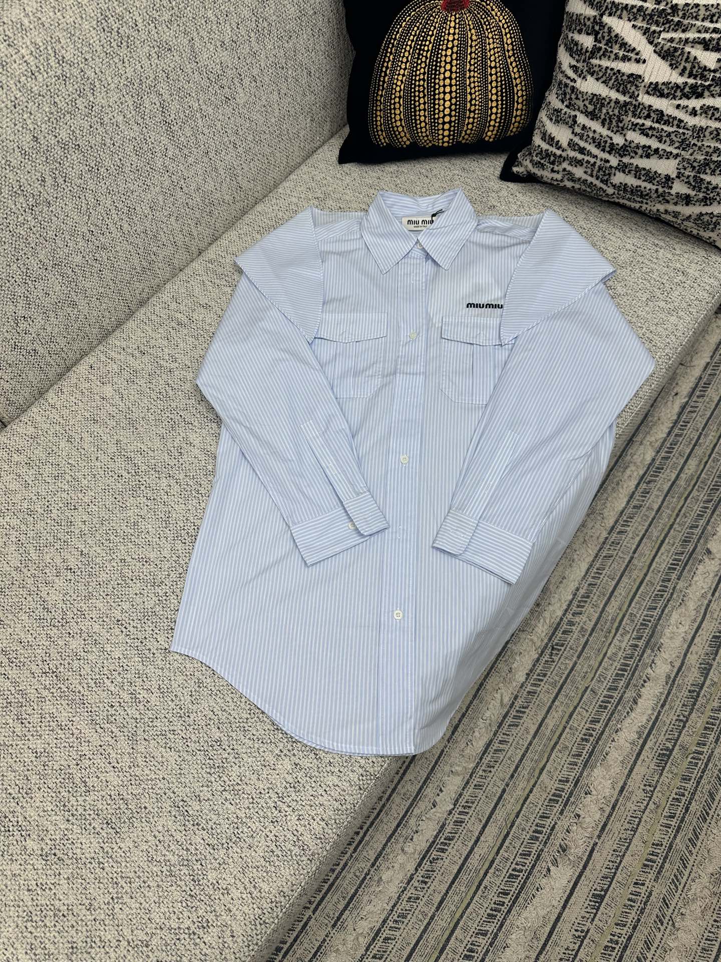 NO:502013,MIUMIU 25ss new striped logo embroidered removable scarf straight long sleeve shirt for women Size S.M.L., miumiu,shirts,alexander wang19860909MIUMIU 25ss新款条纹徽标刺绣可拆卸围巾直筒长袖衬衫 女款 码数S.M.L.,,miumiu,shirts,alexander wang,Men's clothing