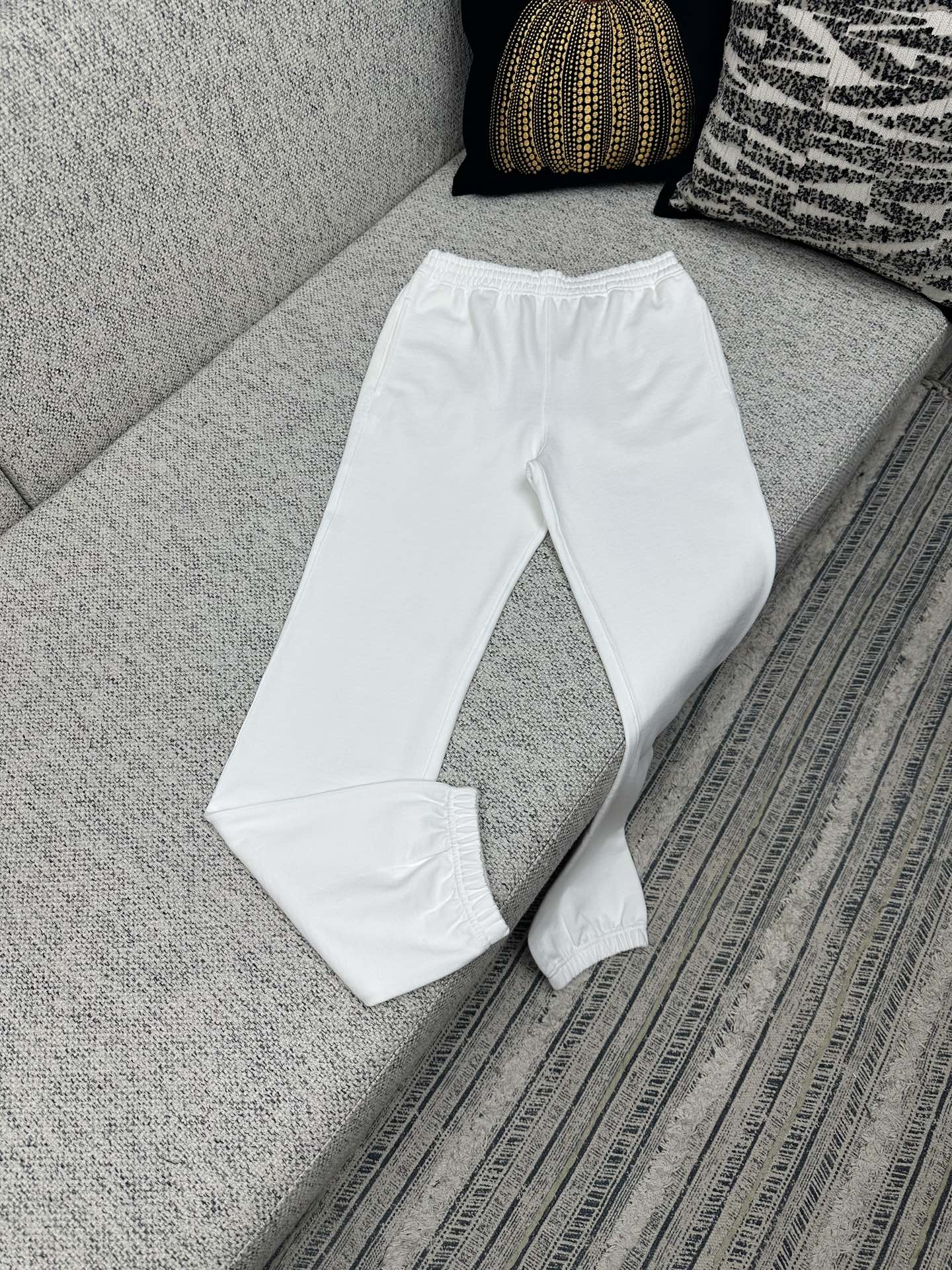 NO:501988,Set of Burberry 25ss new solid color logo cotton knitted sweatpants for women white high version S.M.L., burberry, alexander wang19860909一套 巴宝莉 25ss新款纯色徽标棉质针织运动裤 女款 白色 高版本 码数S.M.L.,,burberry,alexander wang,Men's clothing