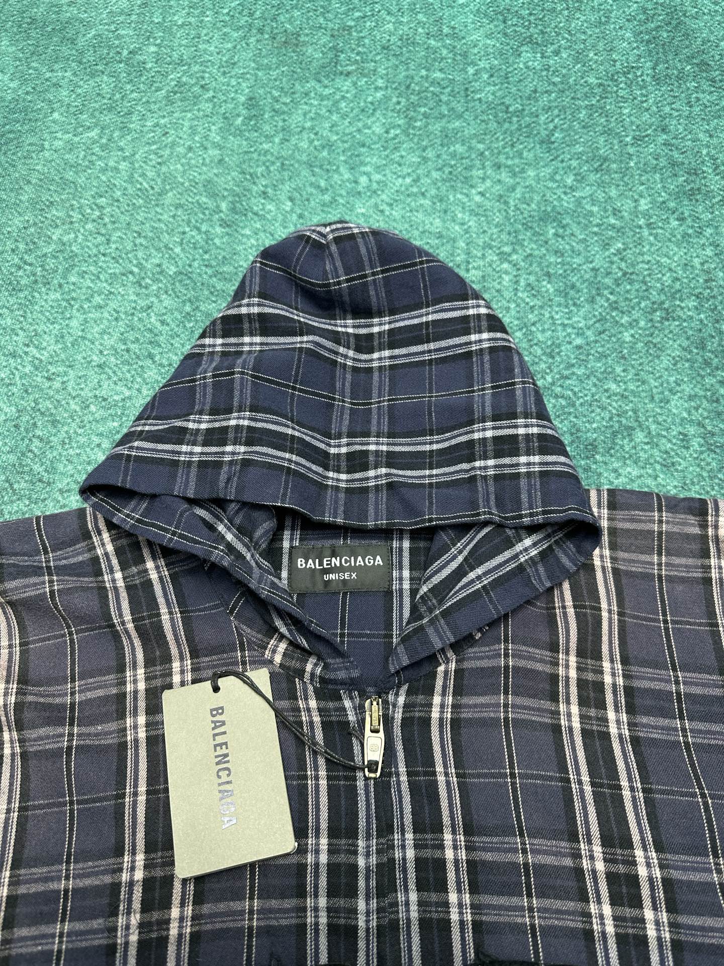 “Paris 25ss New Hat Zipper Jacket in Navy Blue & Gray Flannel – High-End Version S.M.L” - 图片 3