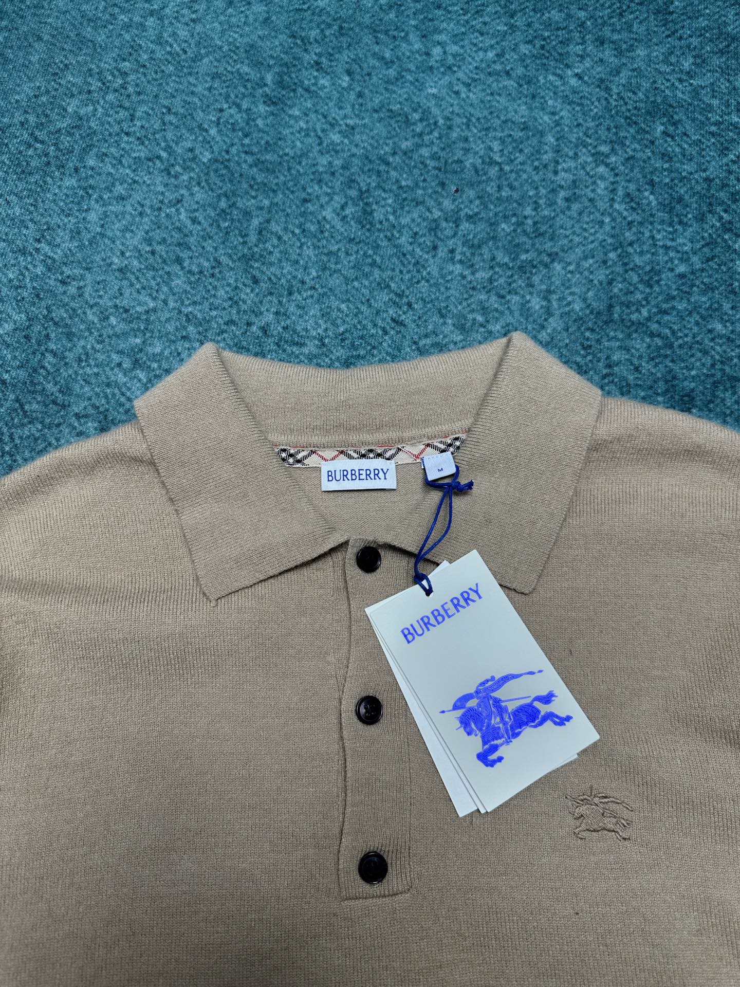 P684 Pablo 25ss Light Wool Knitted Shirts with Horseman Emblem Embroidery – Burberry Strip Integration - 图片 3