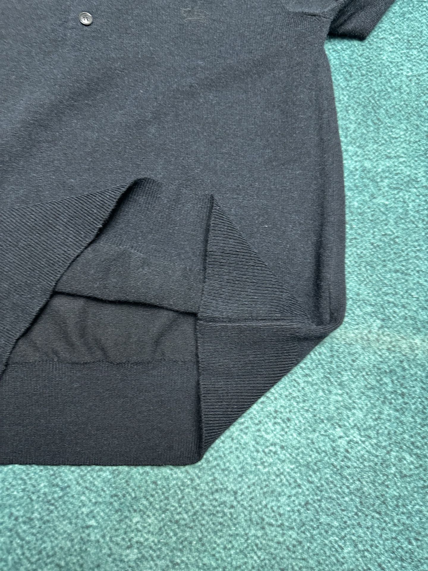 “P684 Pablo 25ss New Knitted Shirts: Light Wool Twirling Fabrics with Horseman Emblem. Available in Various Sizes” - 图片 7