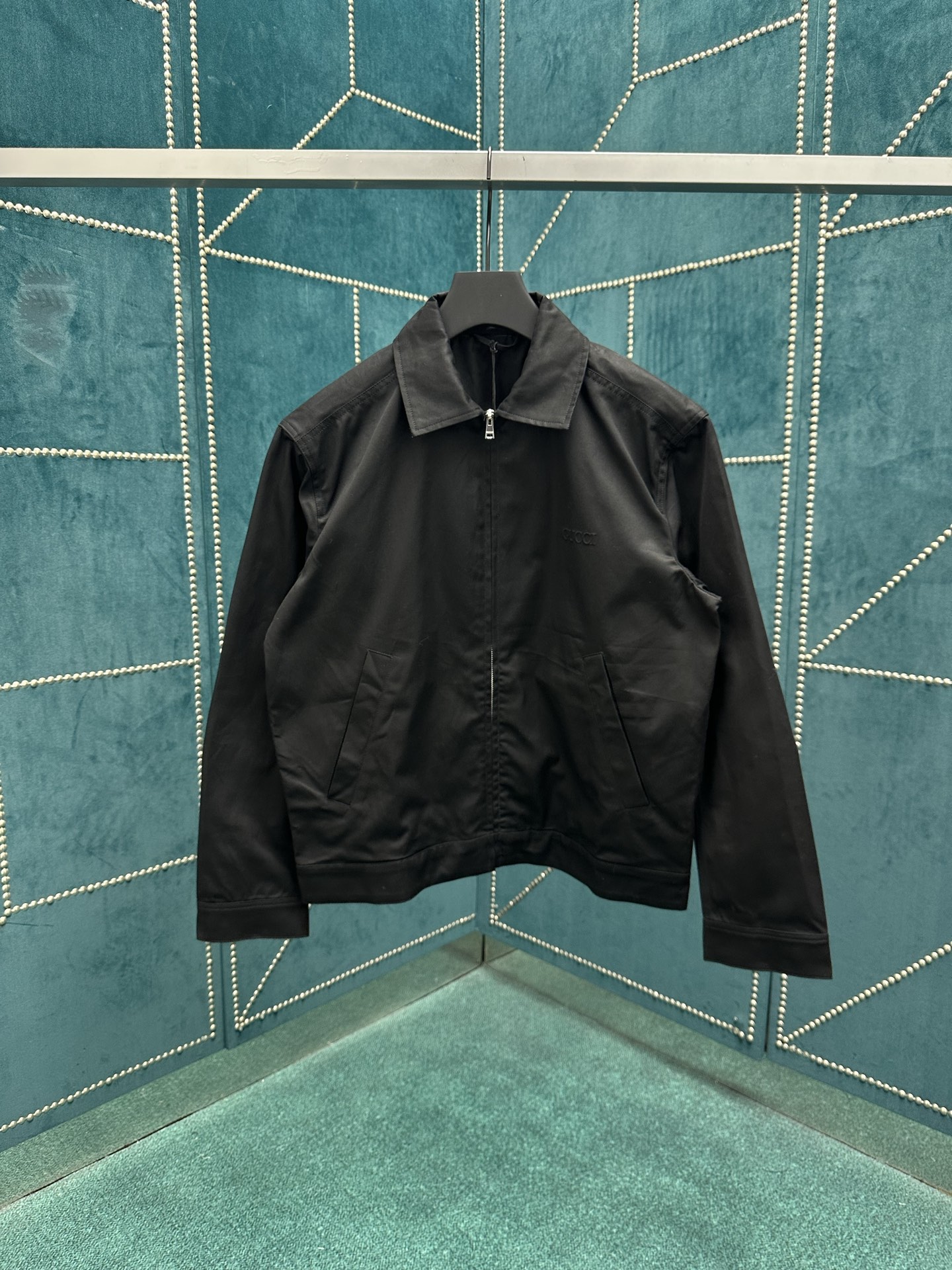 “New P900 G’s Cotton Jacket with Embroidery Detail and Gucci Stamped Markings in Black, Gray, and Green” - 图片 1