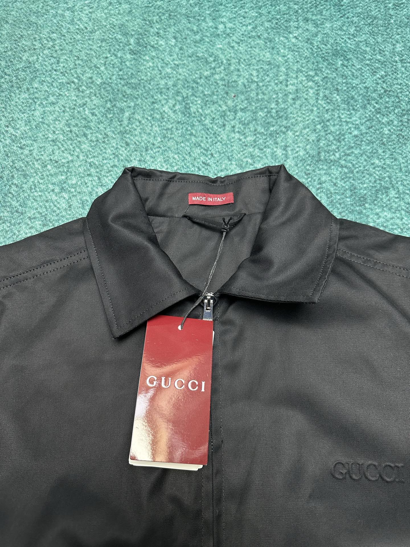 “New P900 G’s Cotton Jacket with Embroidery Detail and Gucci Stamped Markings in Black, Gray, and Green” - 图片 3