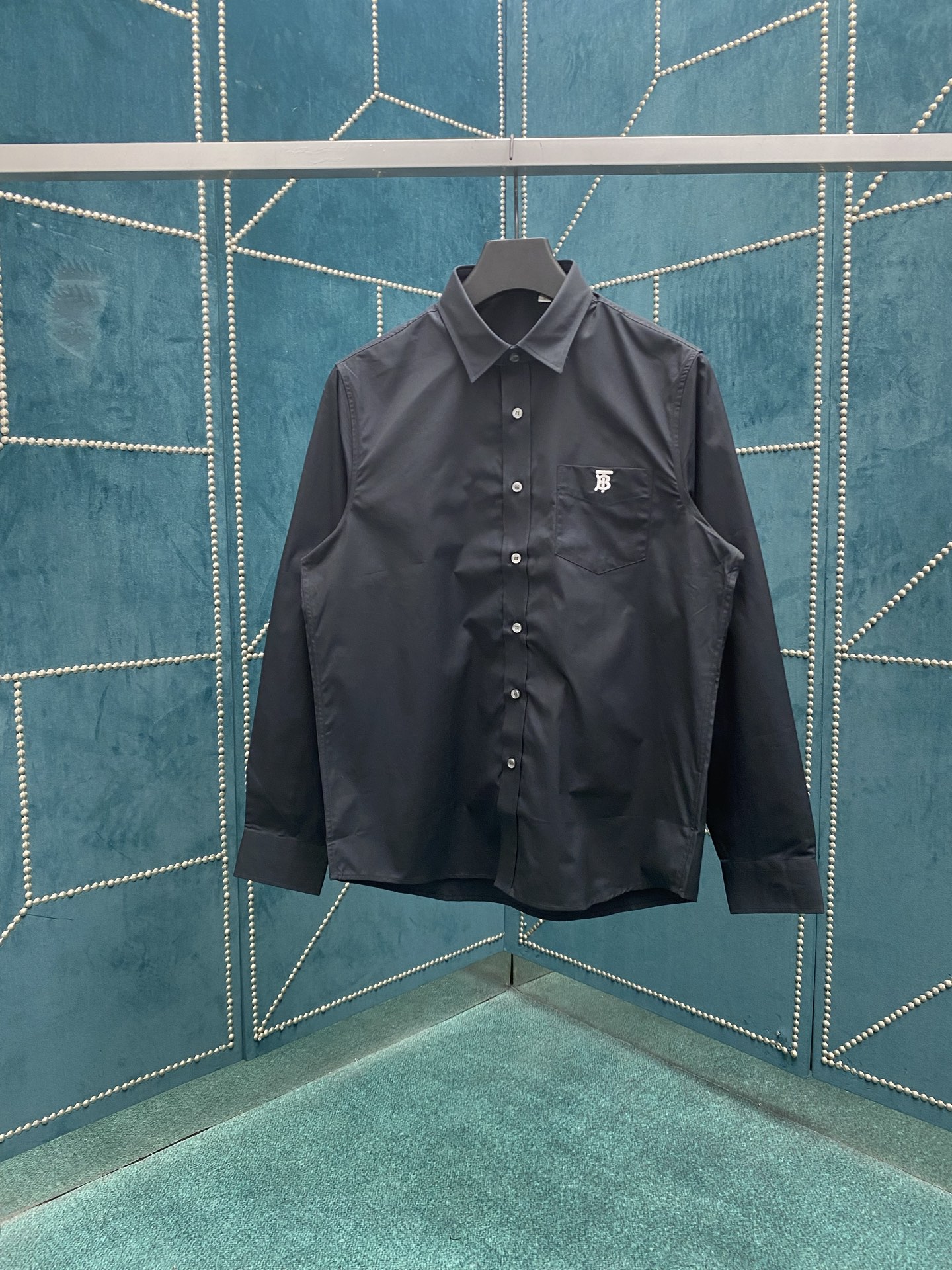 NO:506223,Burberry 25ss new TB embroidery contrasting webbing three-color shirt. High-version S.M.L.XL.XXL., burberry,shirts,alexander wang19860909巴宝莉25ss新款TB刺绣飙撞色织带三色衬衫 高版本 码数S.M.L.XL.XXL.,,burberry,shirts,alexander wang,Men's clothing