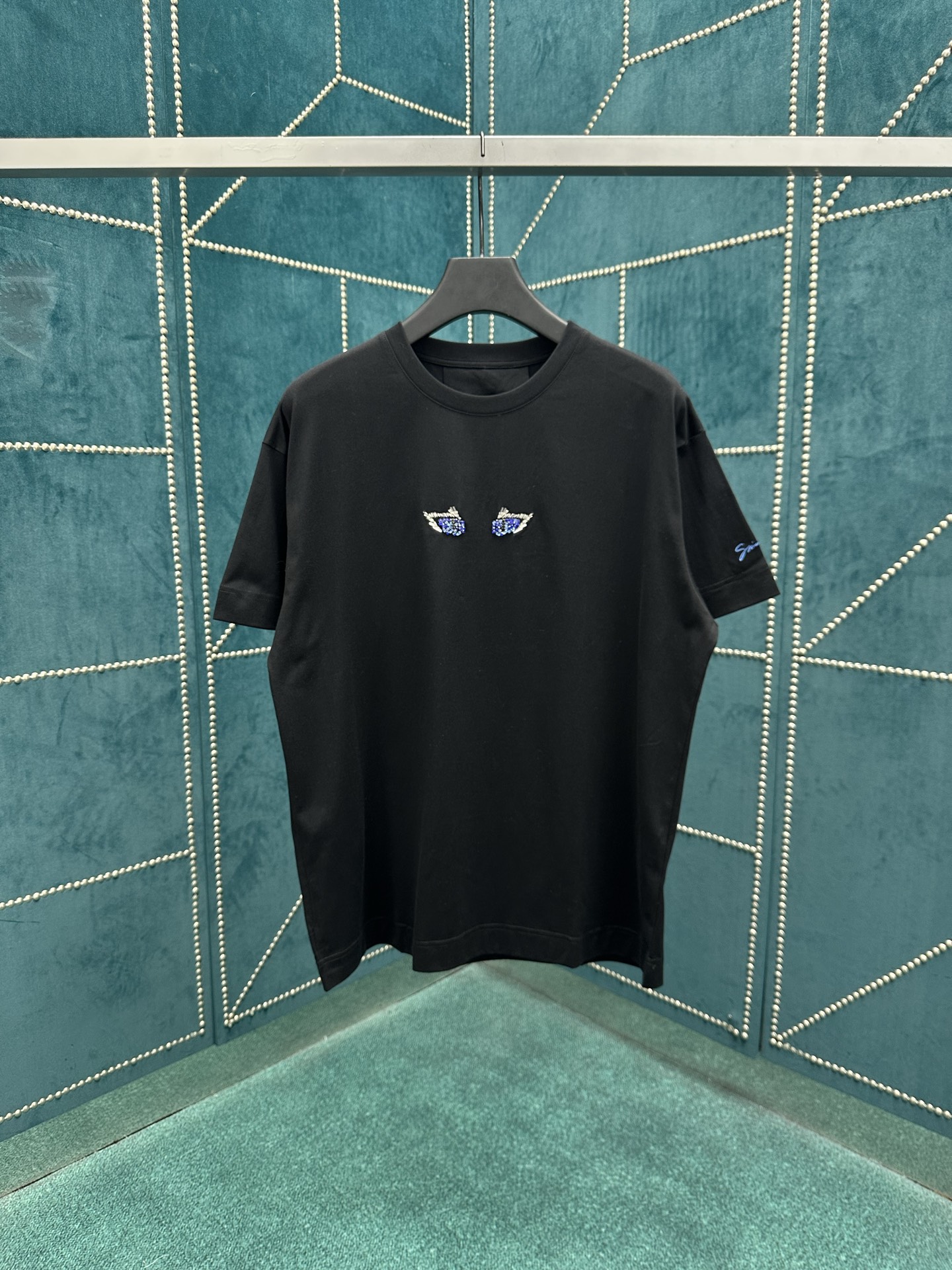 NO:512942,Givenchy 25ss new cat-eye crystal embroidered round neck pullover short-sleeved T-shirt men's black high-version S.M.L.XL., givennchy, T-shirt,tees, t-shirt,alexander wang19860909纪梵希25ss新款猫眼水晶刺绣圆领套头短袖T恤 男款 黑色 高版本 码数S.M.L.XL.,,givenchy,T-shirt,tees，t-shirt,alexander wang,Men's clothing