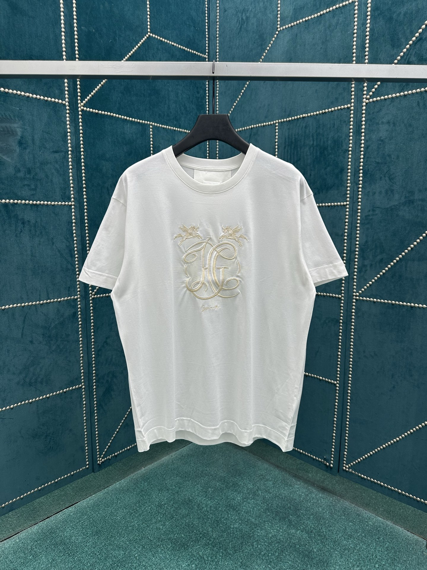 NO:512929,Givenchy 25ss new HG solid color embroidered cotton round neck short-sleeved T-shirt for men's high-version S.M.L.XL., givennchy, T-shirt,tees, t-shirt,alexander wang19860909纪梵希25ss新款HG 纯色刺绣棉质圆领短袖T恤 男款 高版本 码数S.M.L.XL.,,givenchy,T-shirt,tees，t-shirt,alexander wang,Men's clothing