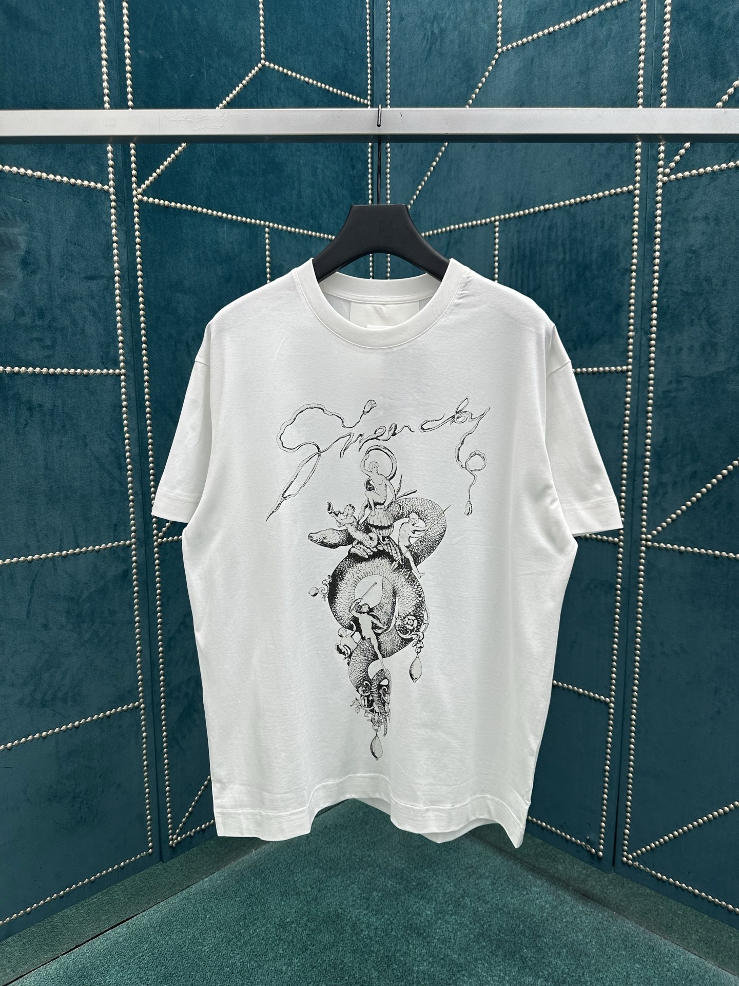 NO:514456,Givenchy 25ss new snake print round neck short-sleeved T-shirt men's white high-version S.M.L.XL., givennchy, T-shirt,tees, t-shirt,alexander wang19860909纪梵希 25ss新款蛇印花圆领短袖T恤 男款 白色 高版本 码数S.M.L.XL.,,givenchy,T-shirt,tees，t-shirt,alexander wang,Men's clothing