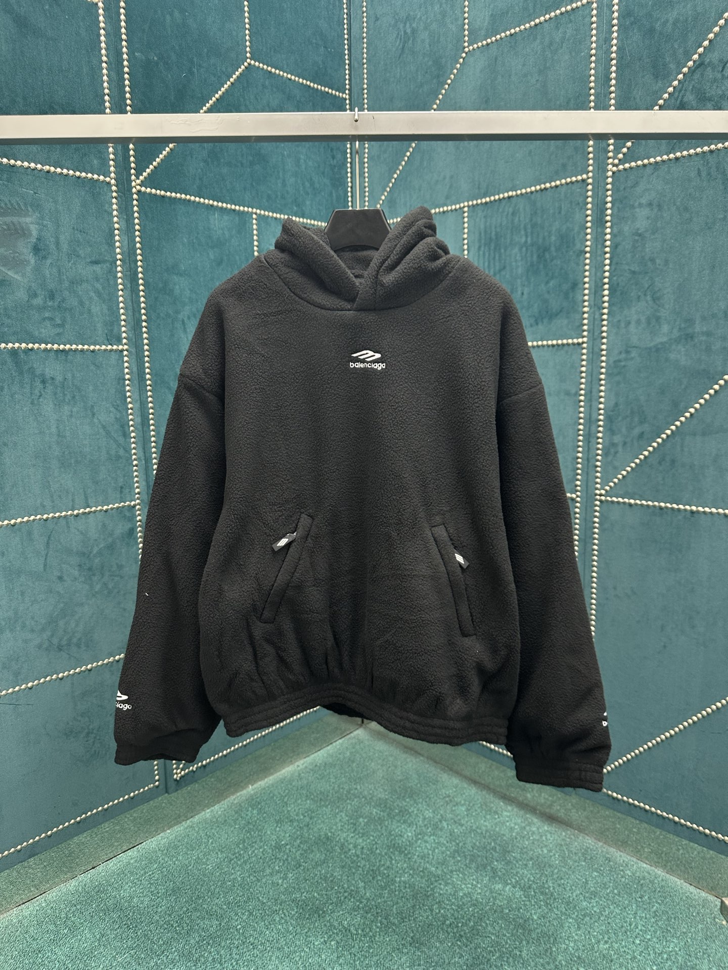 NO:511074,Paris Winter new fleece sweatshirt hooded logo jacket, same style for men and women!  Count 1.2.3., hoodie,sweatshirts,jackets & coats,hats,alexander wang19860909巴黎 冬季新款摇粒绒卫衣连帽logo外套,男女同款！ 码数1.2.3.,,hoodie,sweatshirts,jackets & coats,hats,alexander wang,Men's clothing