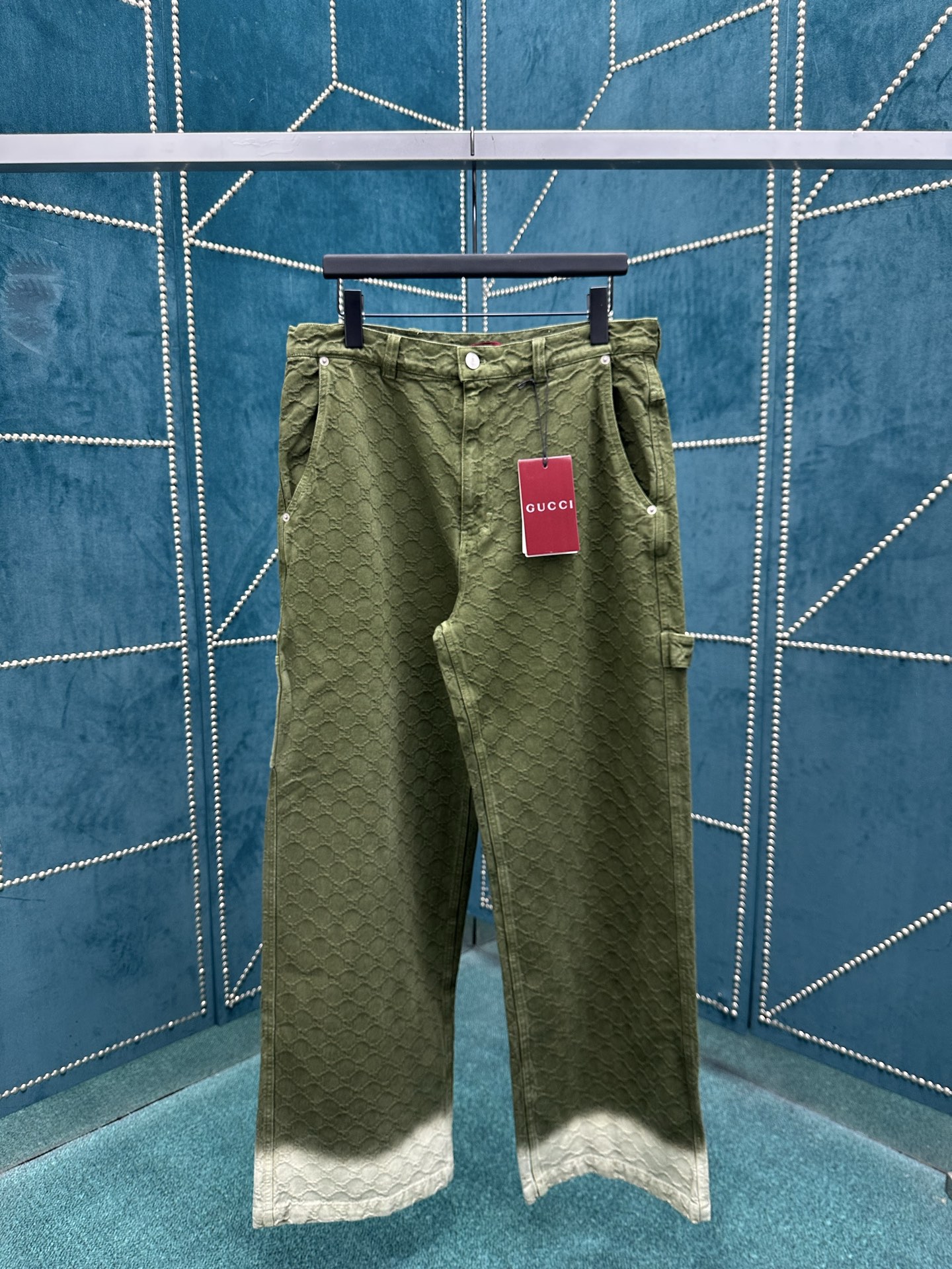 NO:517186,G Home 25ss new denim trousers are made of forest green to white gradient bleached GG cotton denim jacquard fabric. S.M.L.XL., gucci, alexander wang19860909G家 25ss新款丹宁长裤以森林绿至白色渐变色漂白GG棉质丹宁提花面料匠心打造. 码数S.M.L.XL.,,gucci,alexander wang,Men's clothing