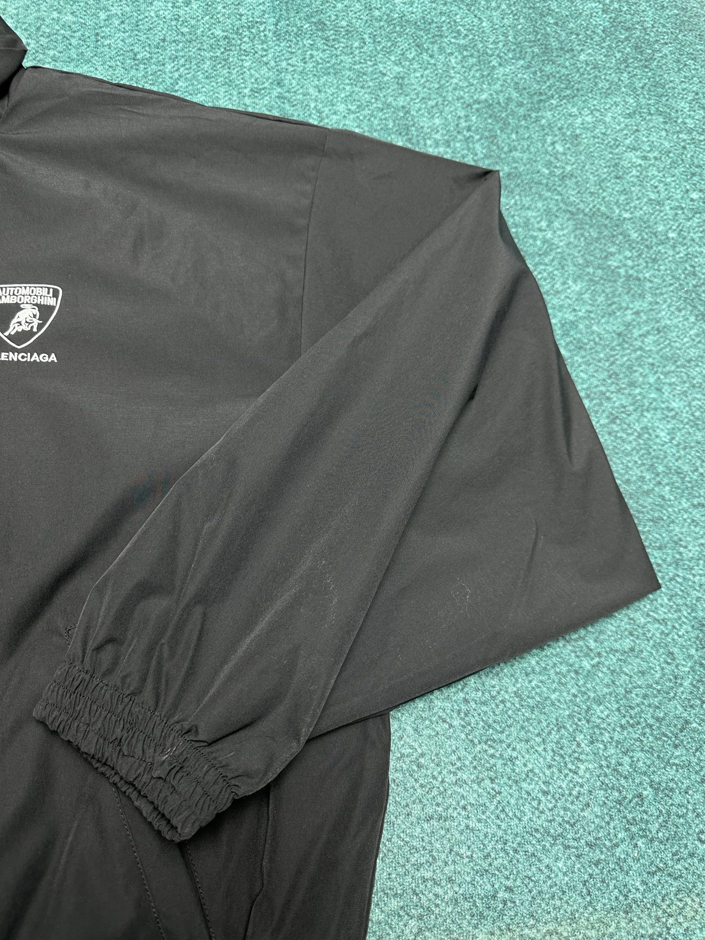 巴黎 25ss新款Automobili Lamborghini 联名款 兰博基尼纯色运动夹克外套 宽松版