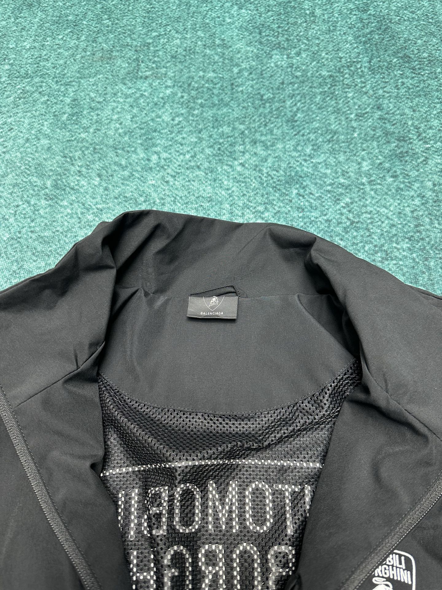 巴黎 25ss新款Automobili Lamborghini 联名款 兰博基尼纯色运动夹克外套 宽松版