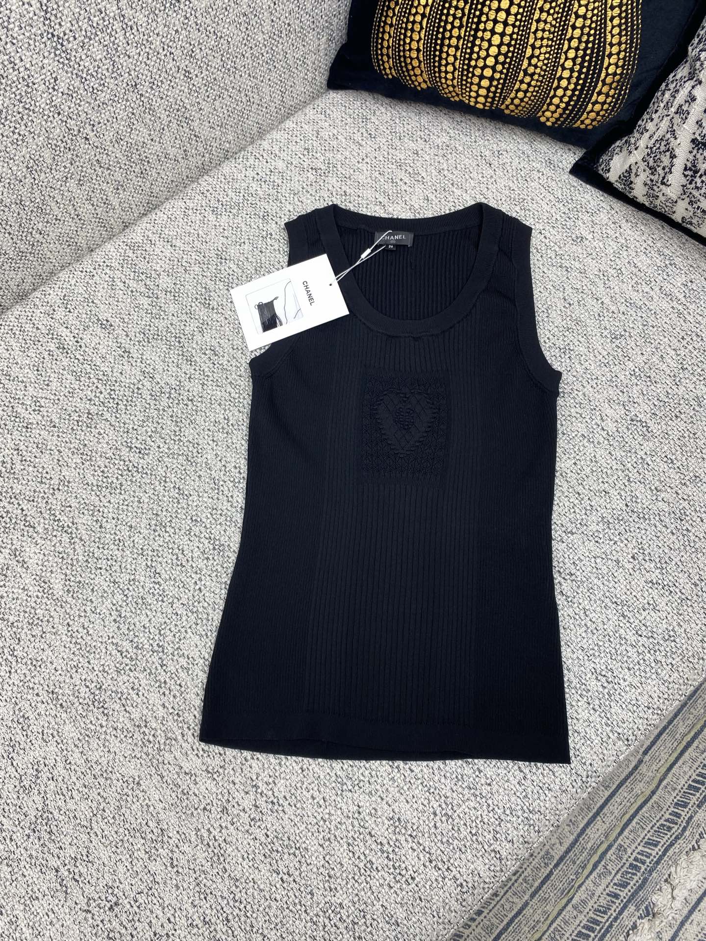 NO:520551,Chanel 25ss new autumn and winter preview series pattern cotton vertical striped pullover vest for women S.M.L., chanel, alexander wang19860909香奈儿25ss新款秋冬预告系列 图案棉质竖条纹套头背心 女款 码数S.M.L.,,chanel,alexander wang,Men's clothing