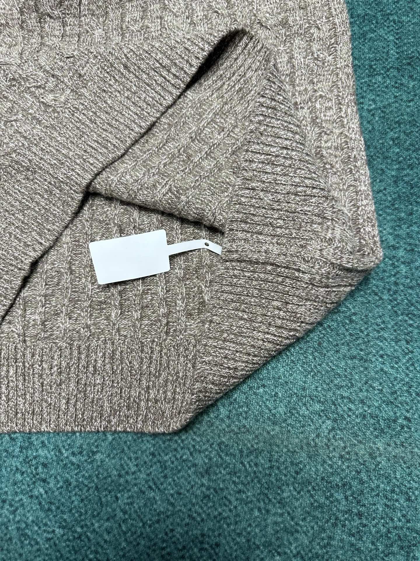 lP🆕 25ss新款拉链纯色长袖羊绒衫 男款 咖色码数：S.M.L.