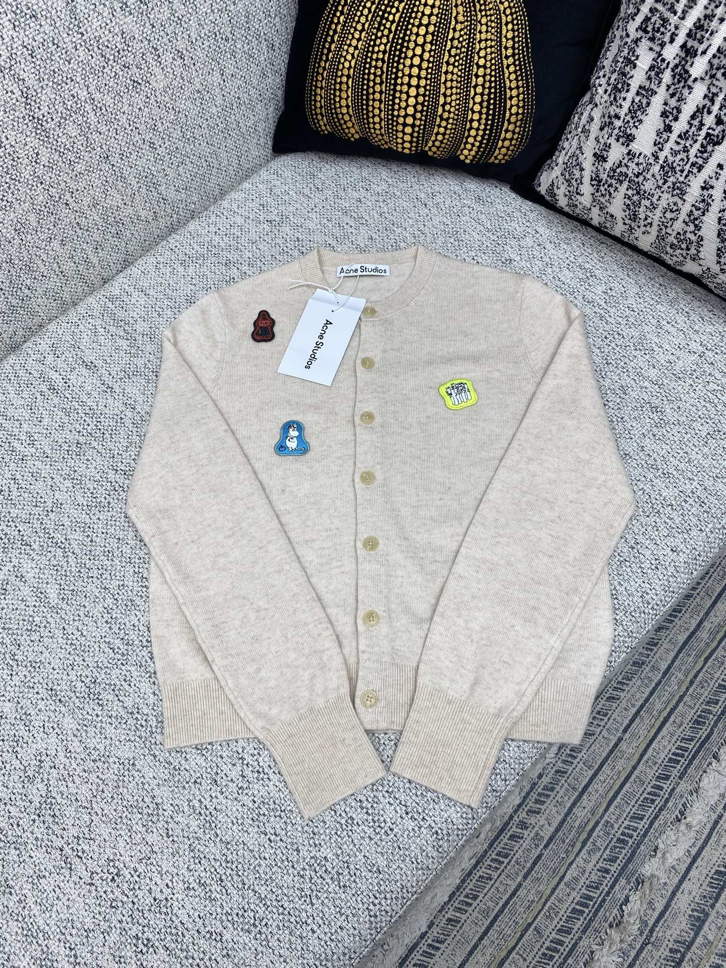 Acne 25ss新款STUDIOS X MOOMIN 牦牛毛开衫 此款圆领开衫为 Acne Studi